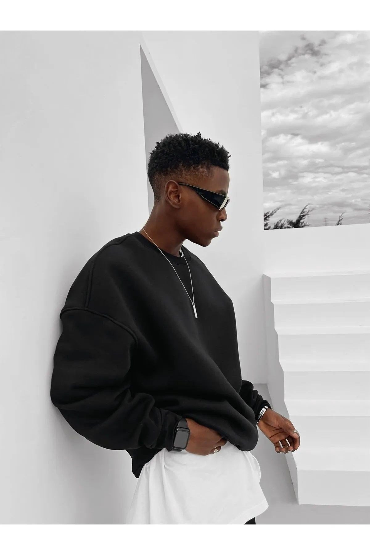 Oversize Sweatshirt Siyah Bisiklet Yaka Düşük Omuz Içi % 100 Pamuktur. Tivtiklenme Asla Yapmaz.