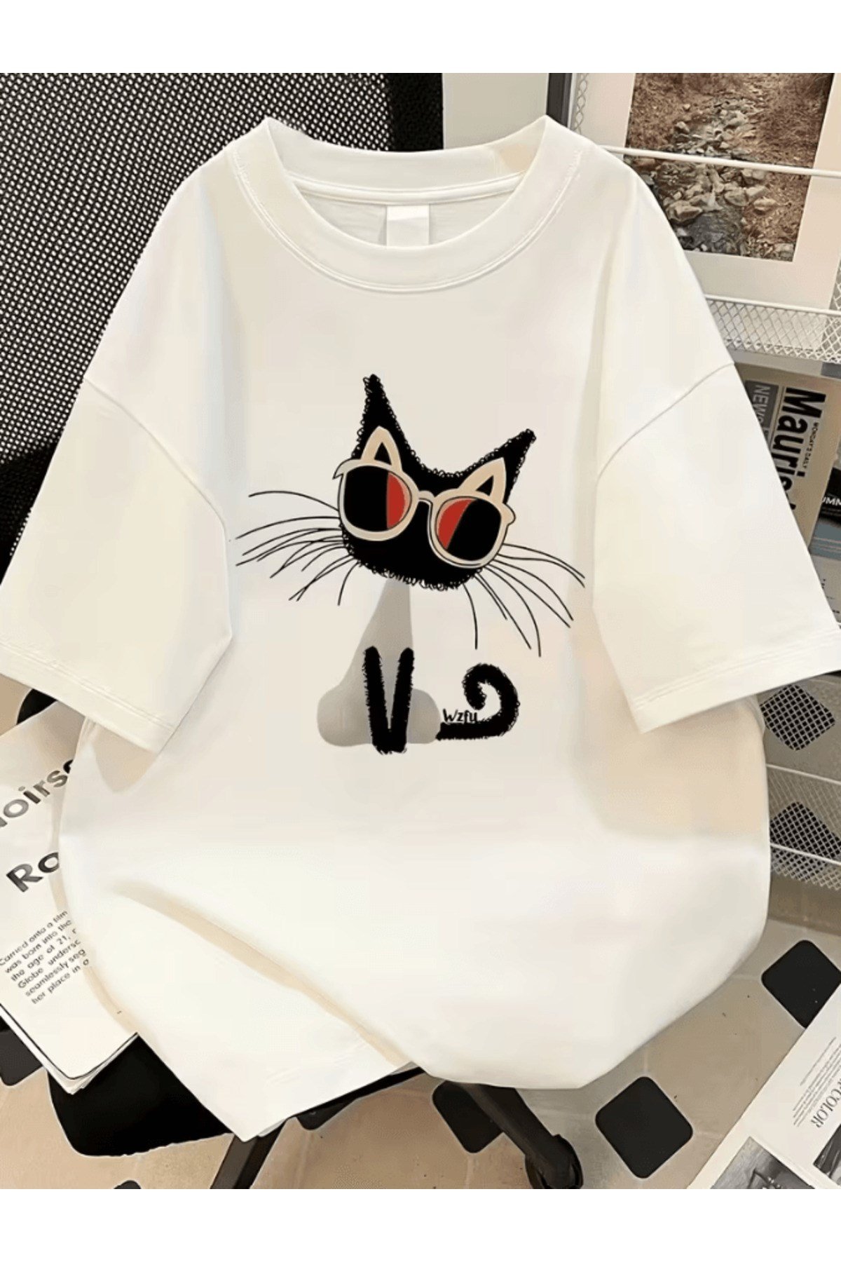 Sevimli Siyah Kedi Gözlük Takan Baskılı Premium Oversize T-shirt