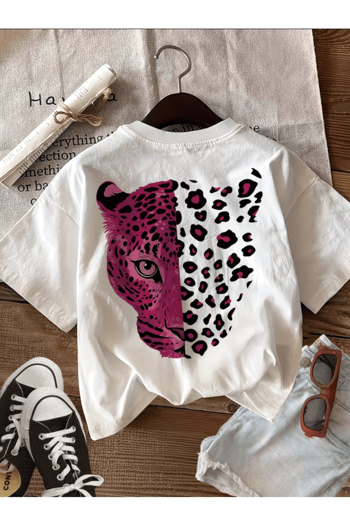 Sırt Pembe Leopar Desenli Kaplan Baskılı Premium Oversize T-shirt