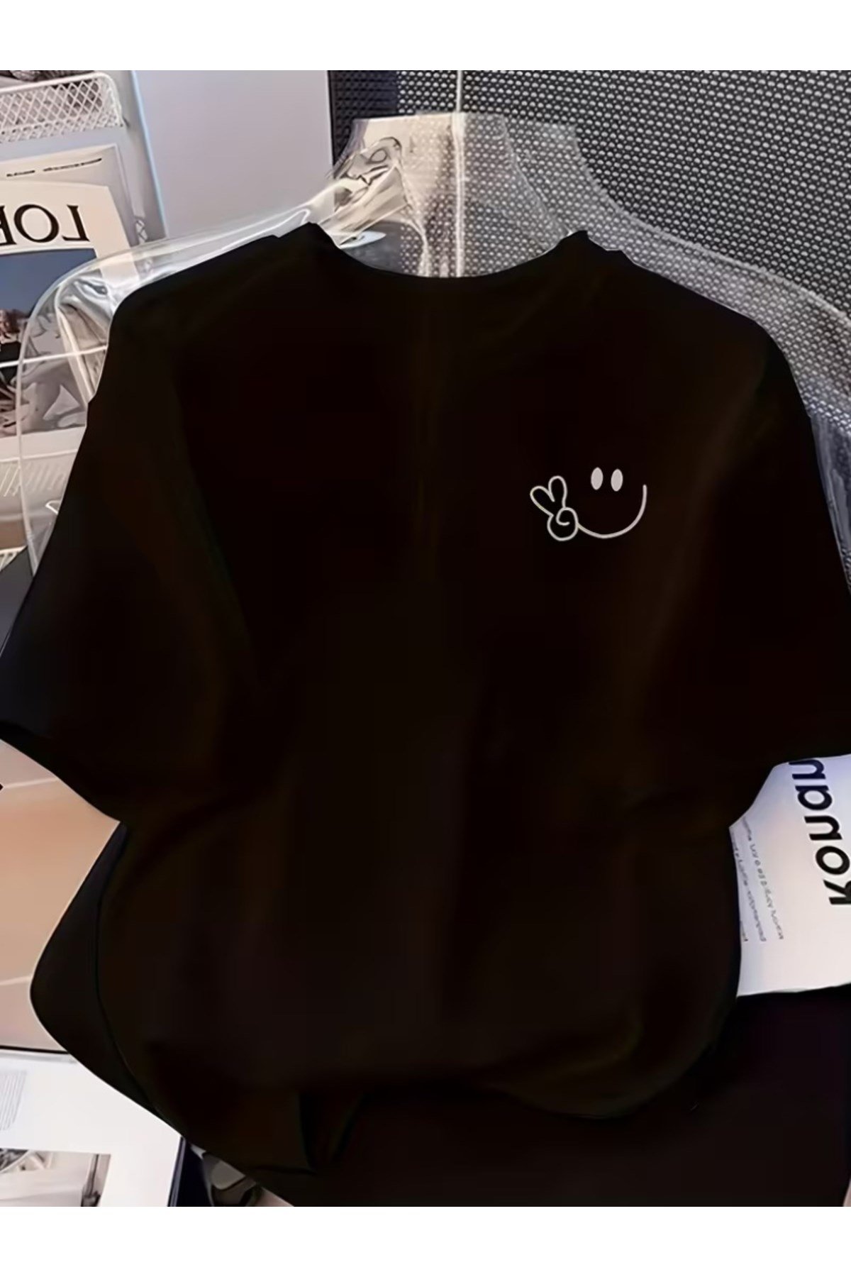 Unisex Gülen Yüz Tasarımlı Basic Bisiklet Yaka Regular T-shirt