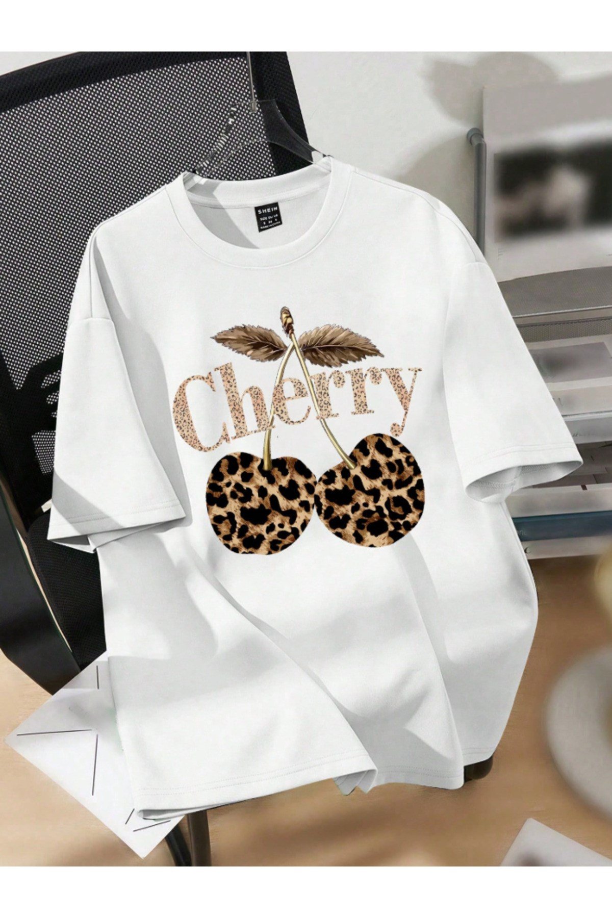 Unisex Leopar Kiraz Baskılı Basic Bisiklet Yaka Regular T-shirt %100 Pamuk