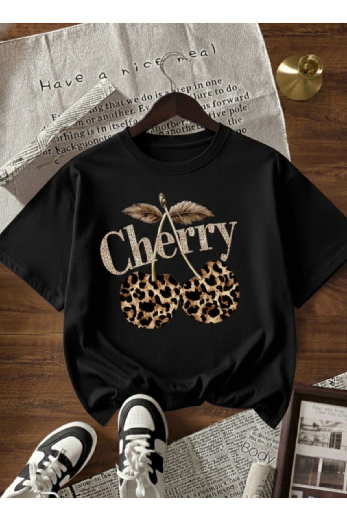 Unisex Leopar Kiraz Cherry Tasarım Basic Bisiklet Yaka Regular T-shirt