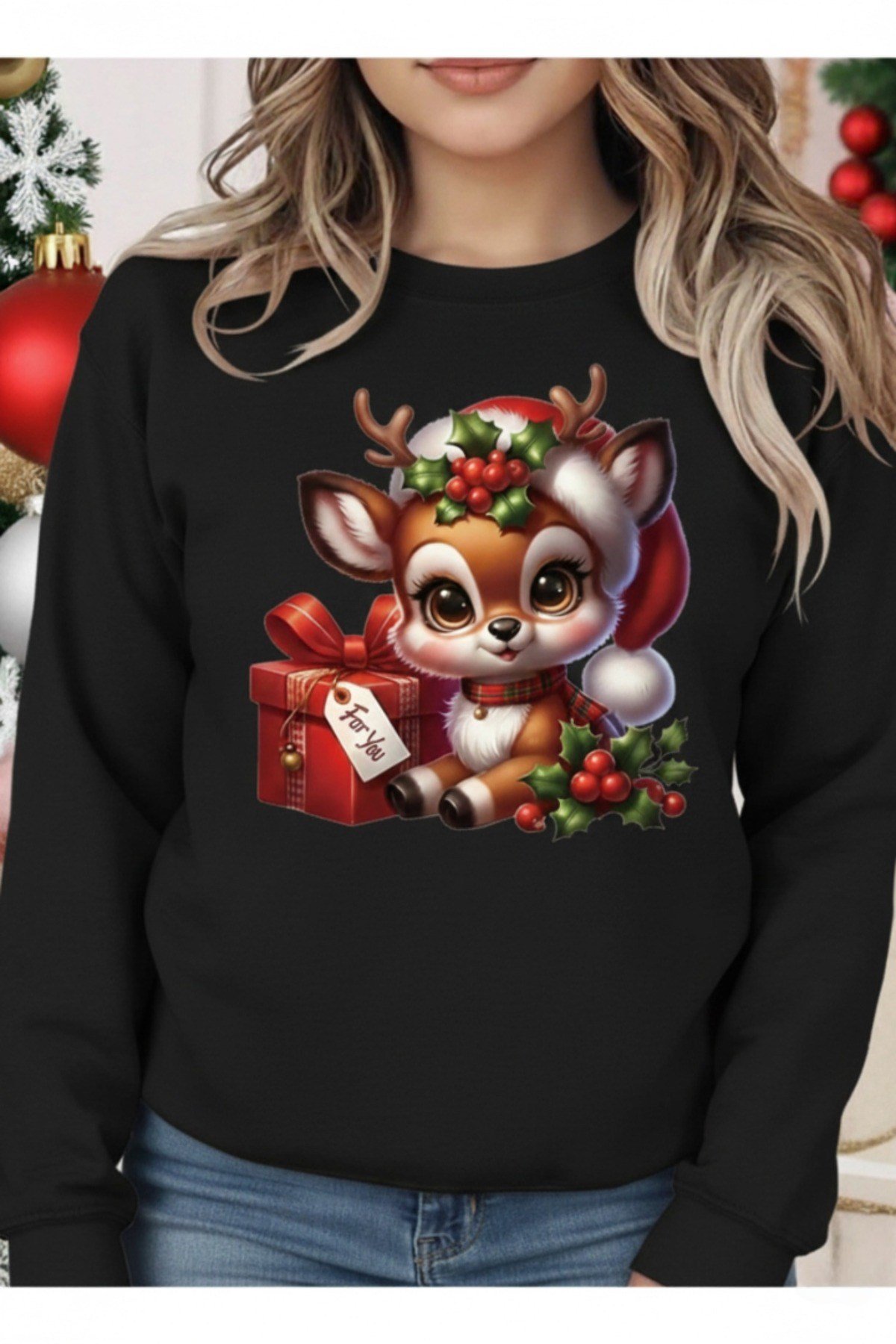 Unisex Yılbaşı Sevimli Geyik Ve Hediye Paket Tasarım Sıfır Yaka Regular Noel Sweatshirt %100 Pamuk
