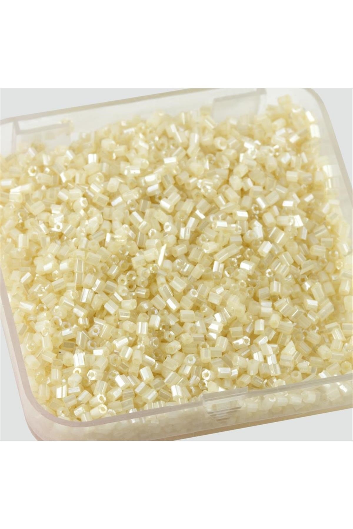 0,3 mm Dikdörtgen Kum Boncuk 40 Gram
