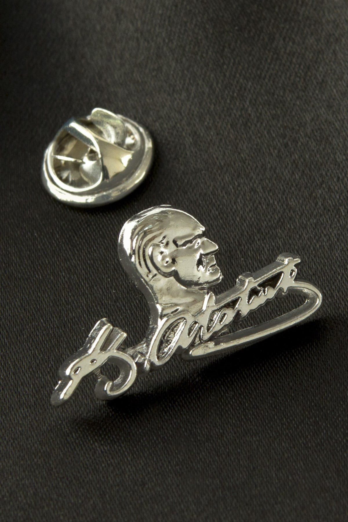 Atatürk İmzalı Yaka Rozet