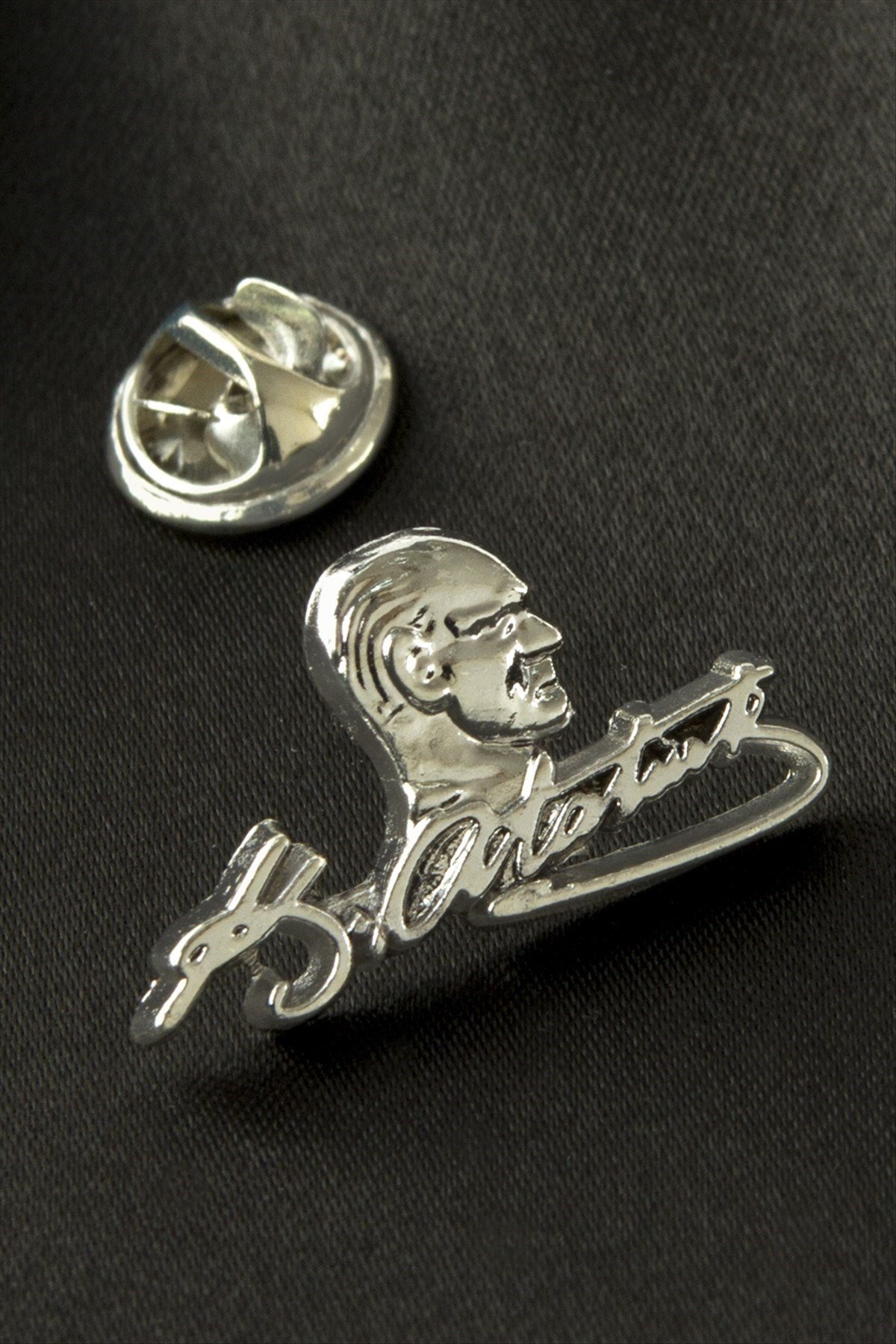 Atatürk İmzalı Yaka Rozet
