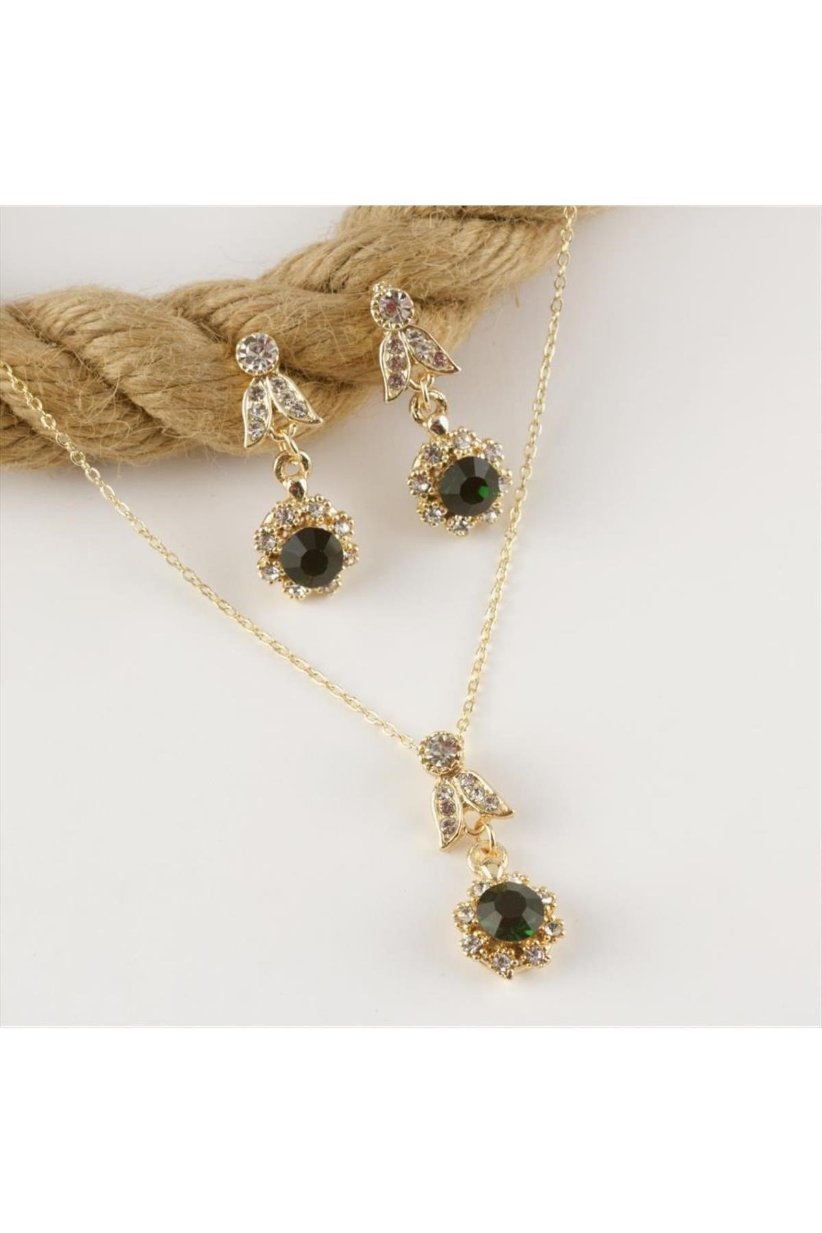 Çiçek Figürlü Taşlı Set Kolye 2 cm
