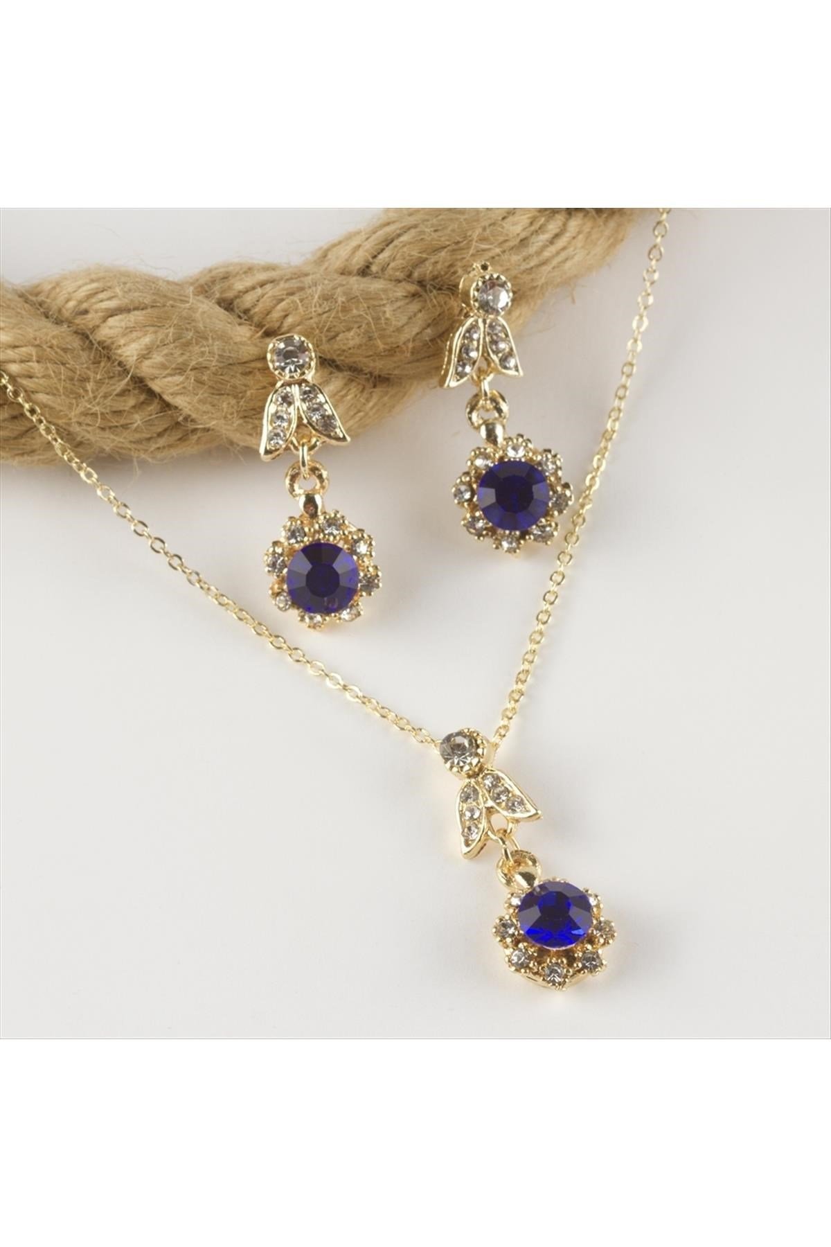 Çiçek Figürlü Taşlı Set Kolye 2 cm