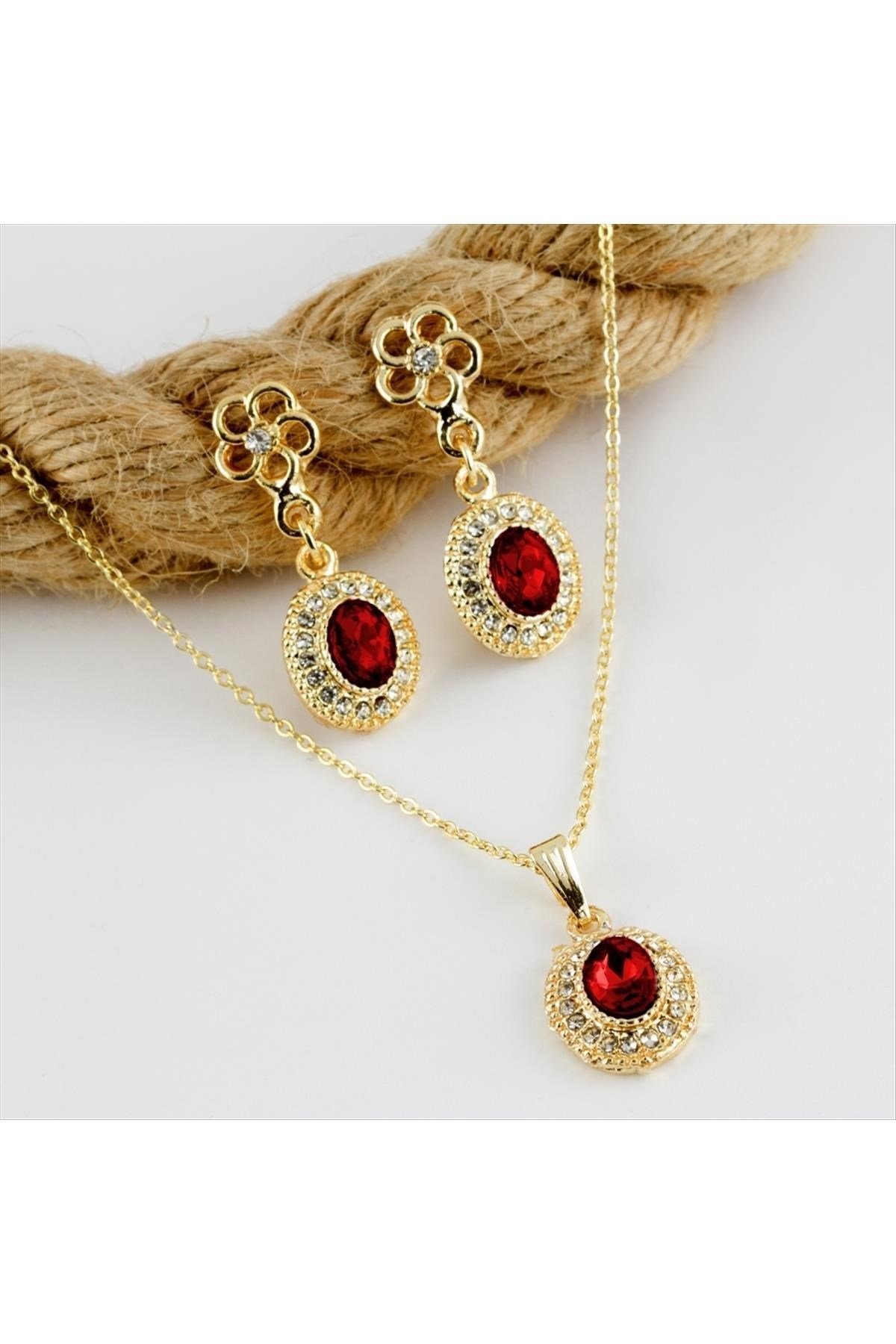 Çiçek Figürlü Taşlı Set Kolye