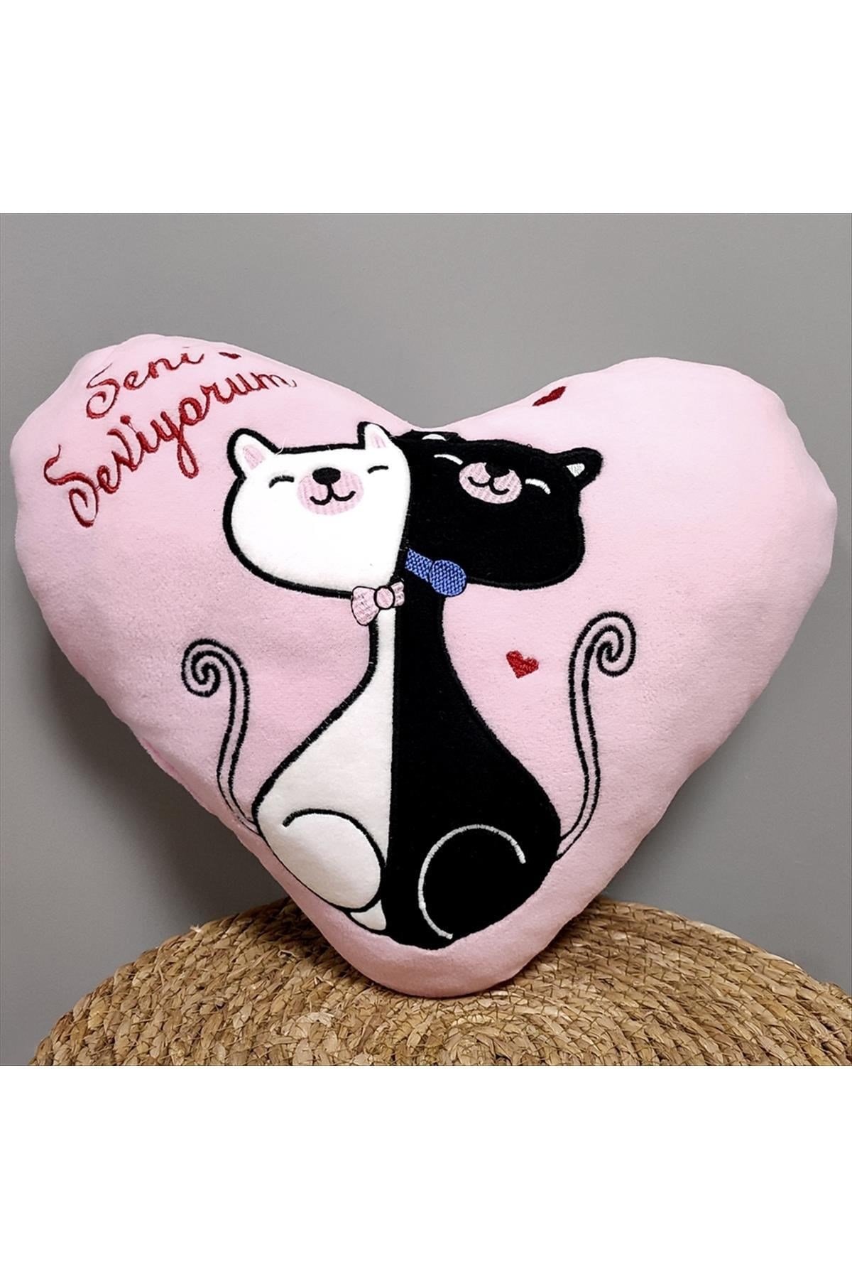 Çift Kedi Desenli Kalp Puf Yastık 40 cm