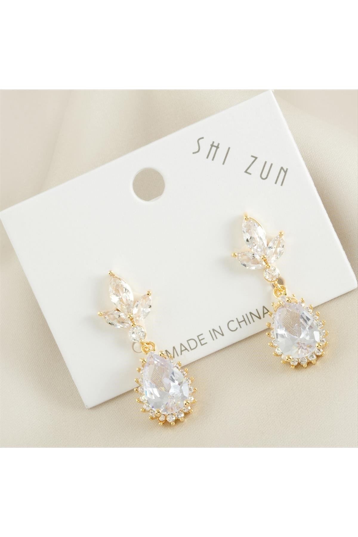 Damla Zirkon Taşlı Lüks Çelik Küpe