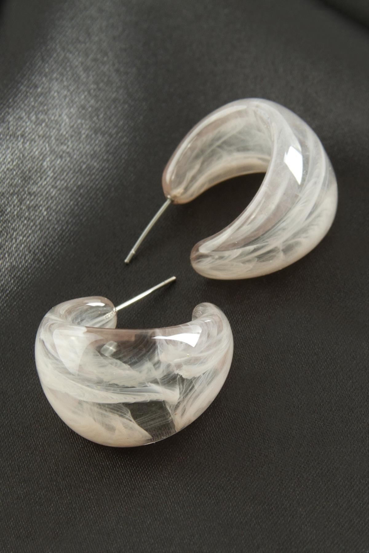 Hilal Plastik Küpe