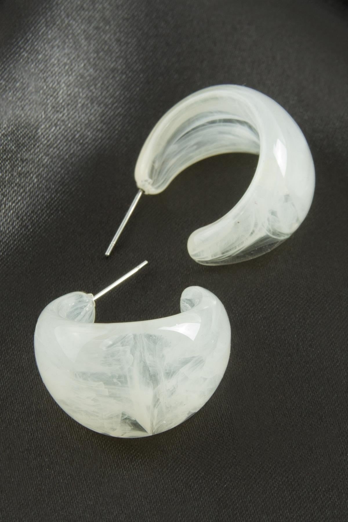 Hilal Plastik Küpe
