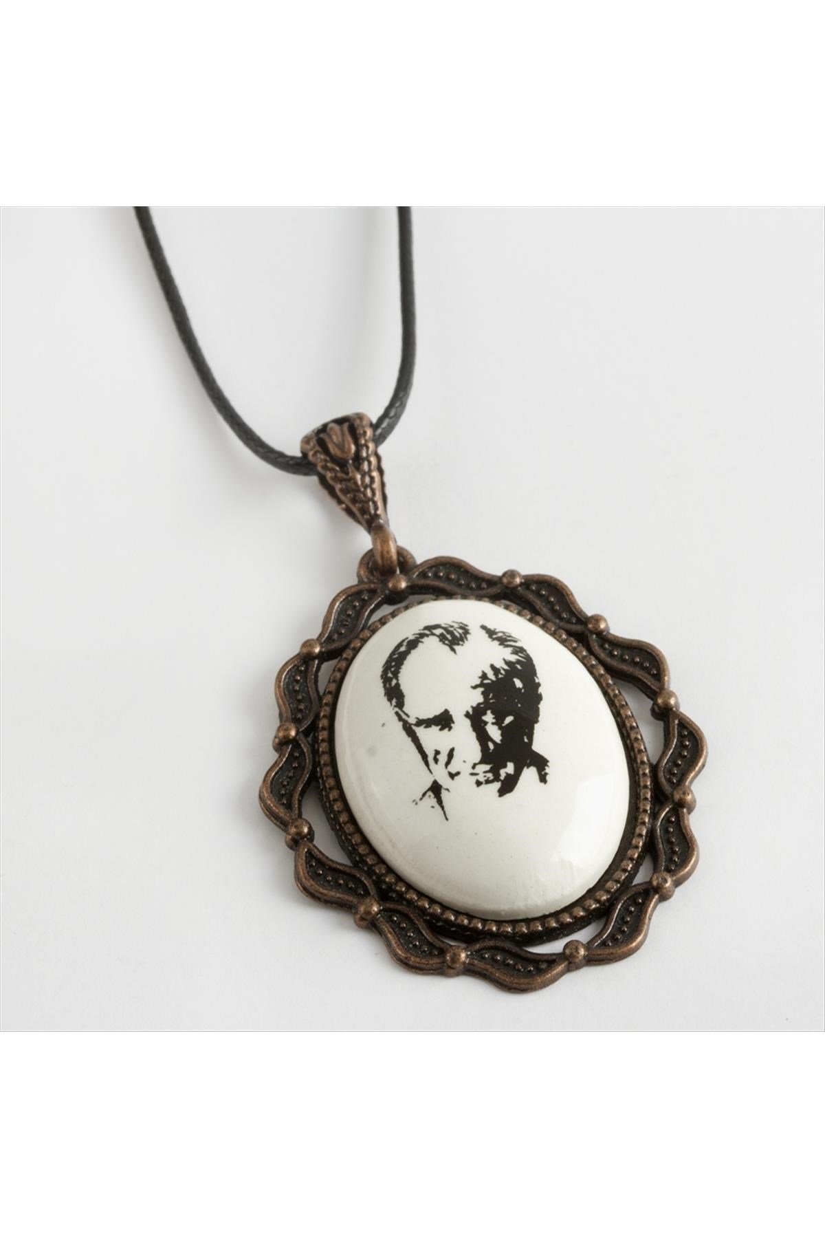 Kemal Atatürk Çini Kolye
