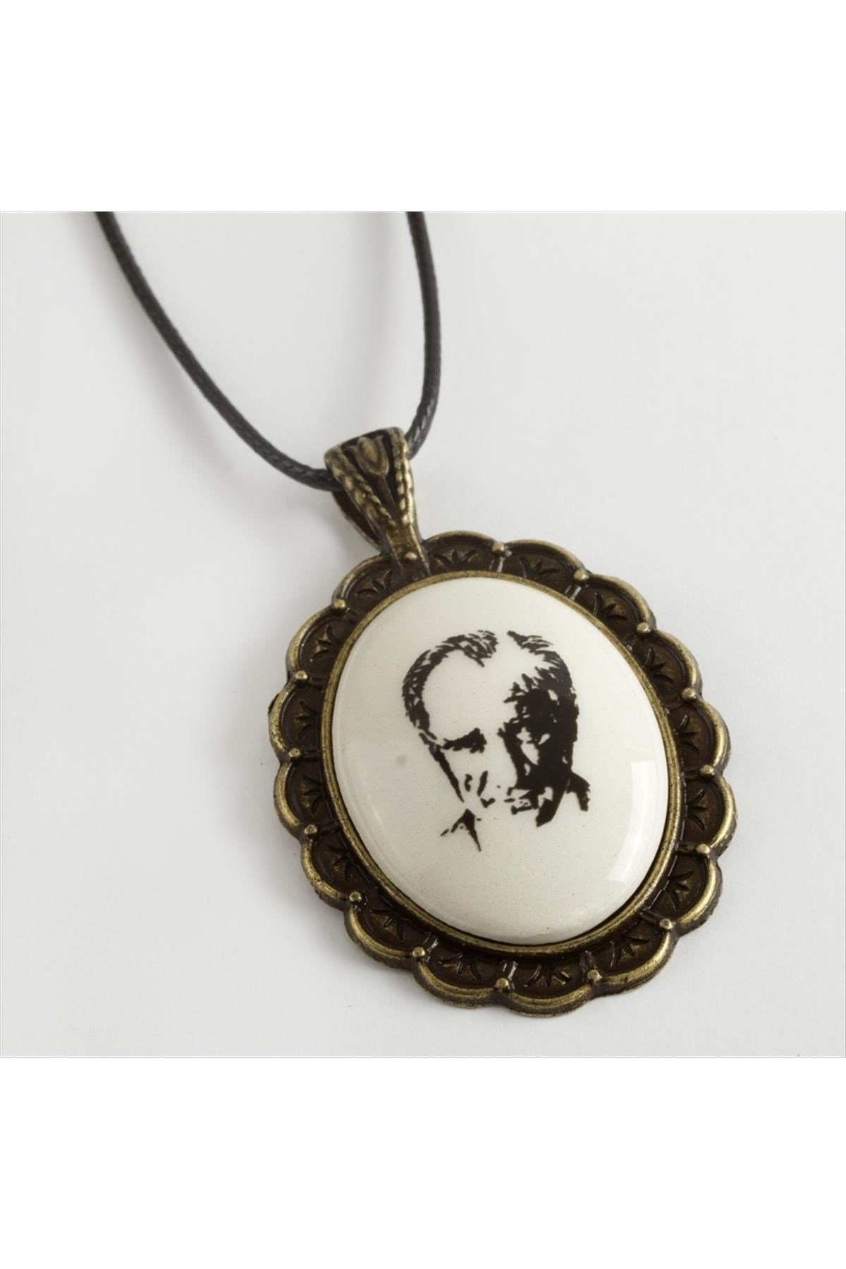 Kemal Atatürk Çini Kolye