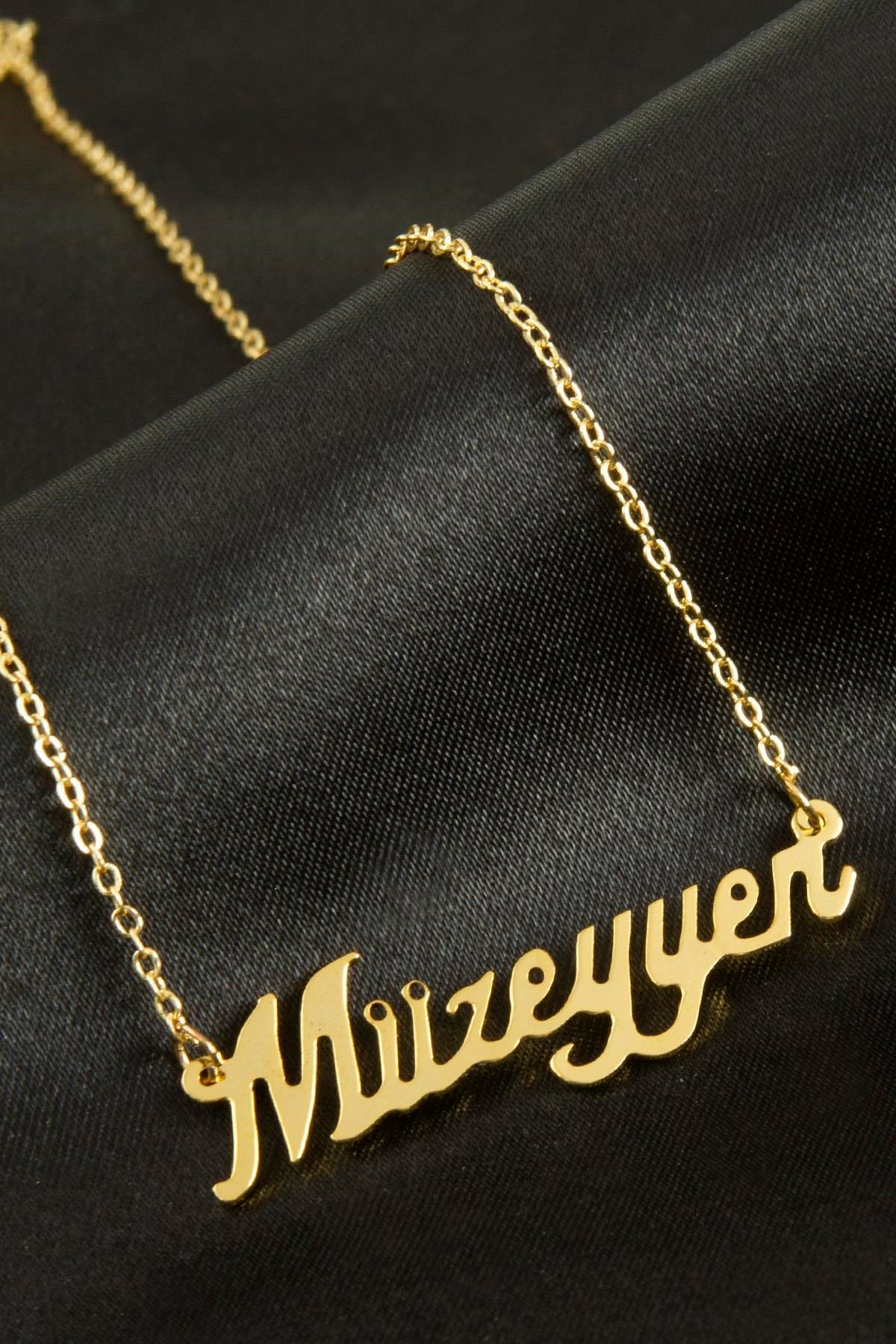 Müzeyyen isimli kolye (Kişiye Özel)