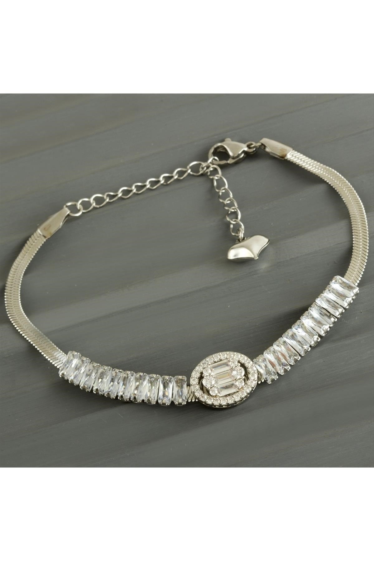 Oval Baget Taşlı Lüks Çelik Bileklik
