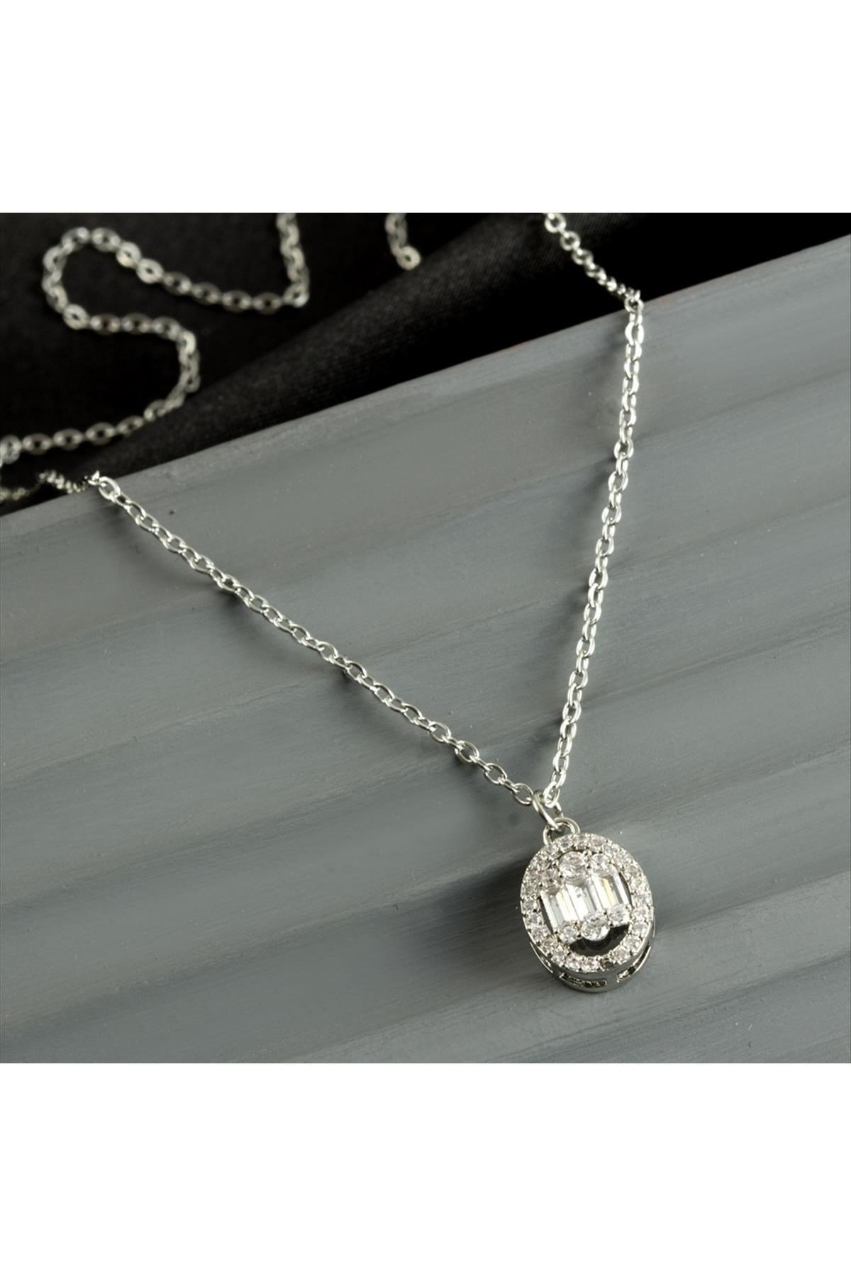 Oval Baget Taşlı Lüks Çelik Kolye