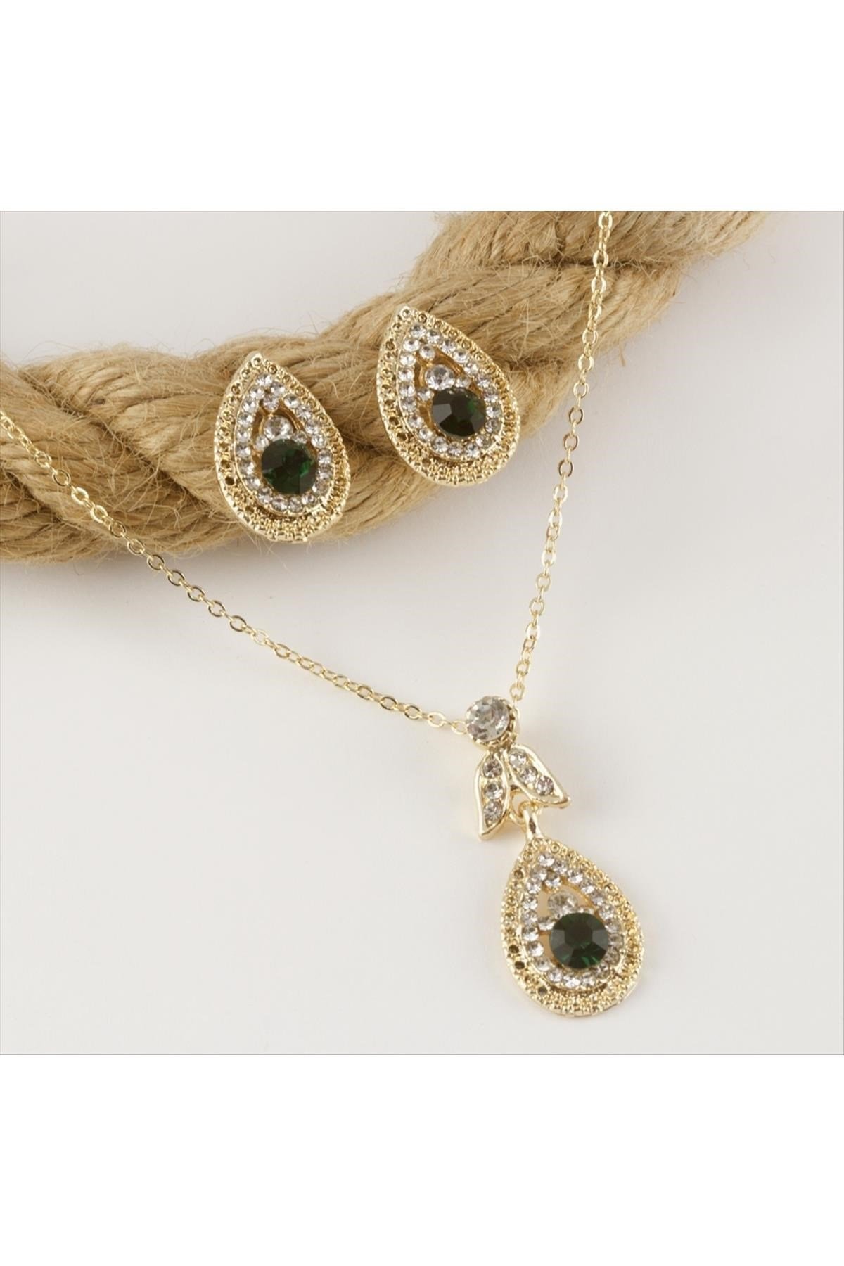 Oval Figürlü Taşlı Set Kolye