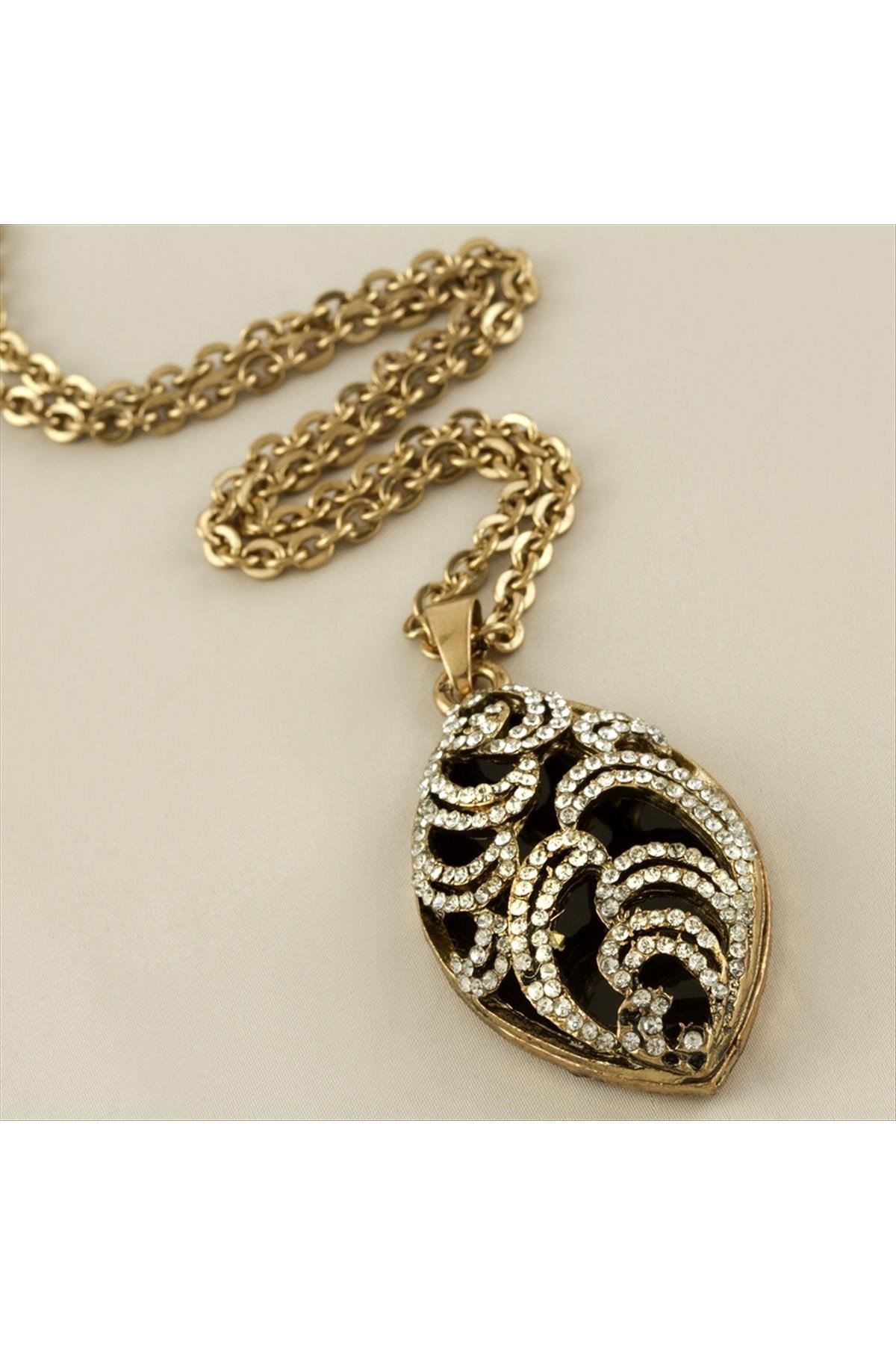 Oval İşlemeli Otantik Kolye