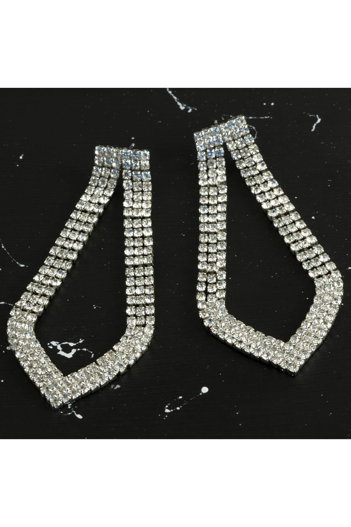 Oval Suyolu Taşlı Trend Küpe