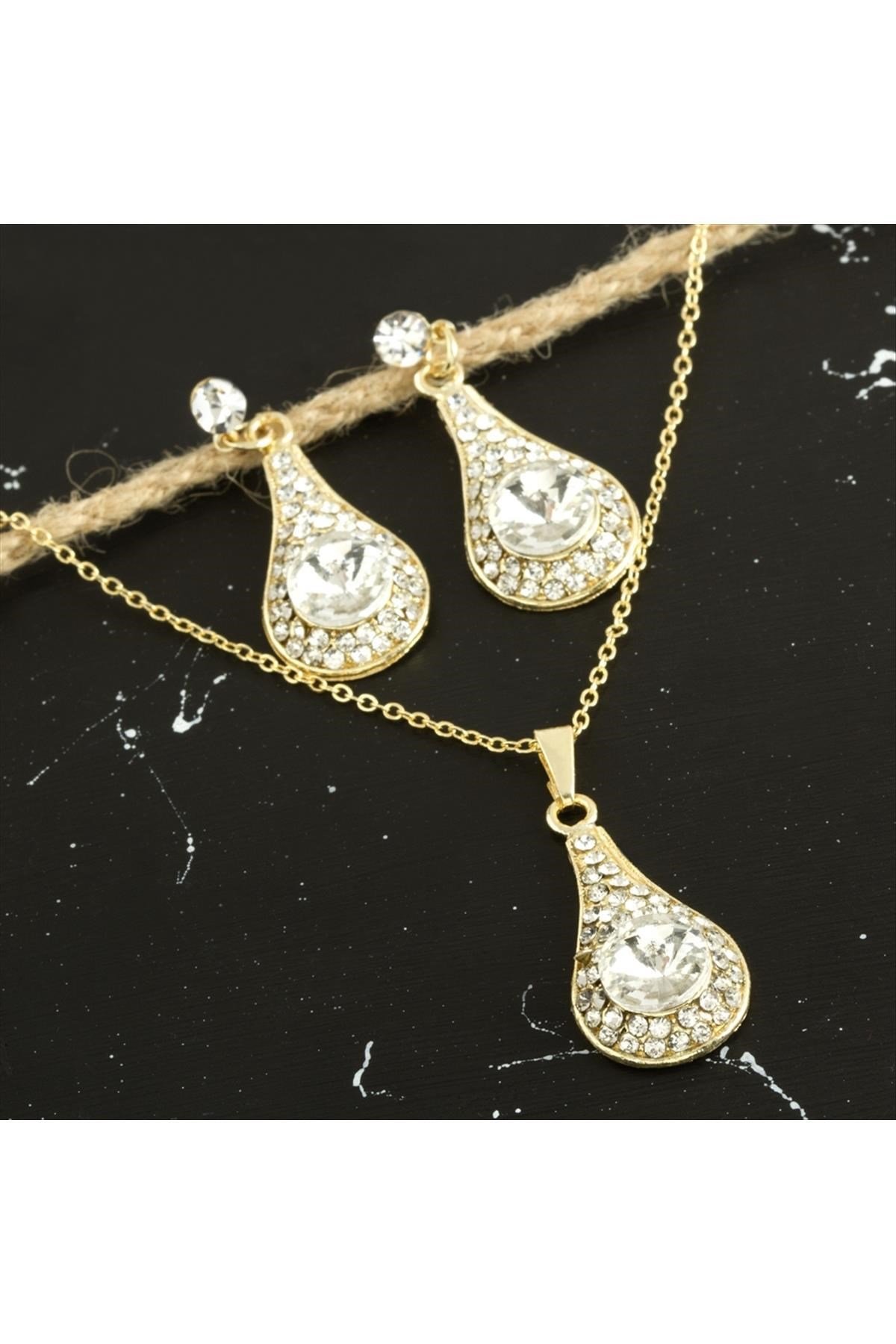 Oval Taşlı Set Kolye