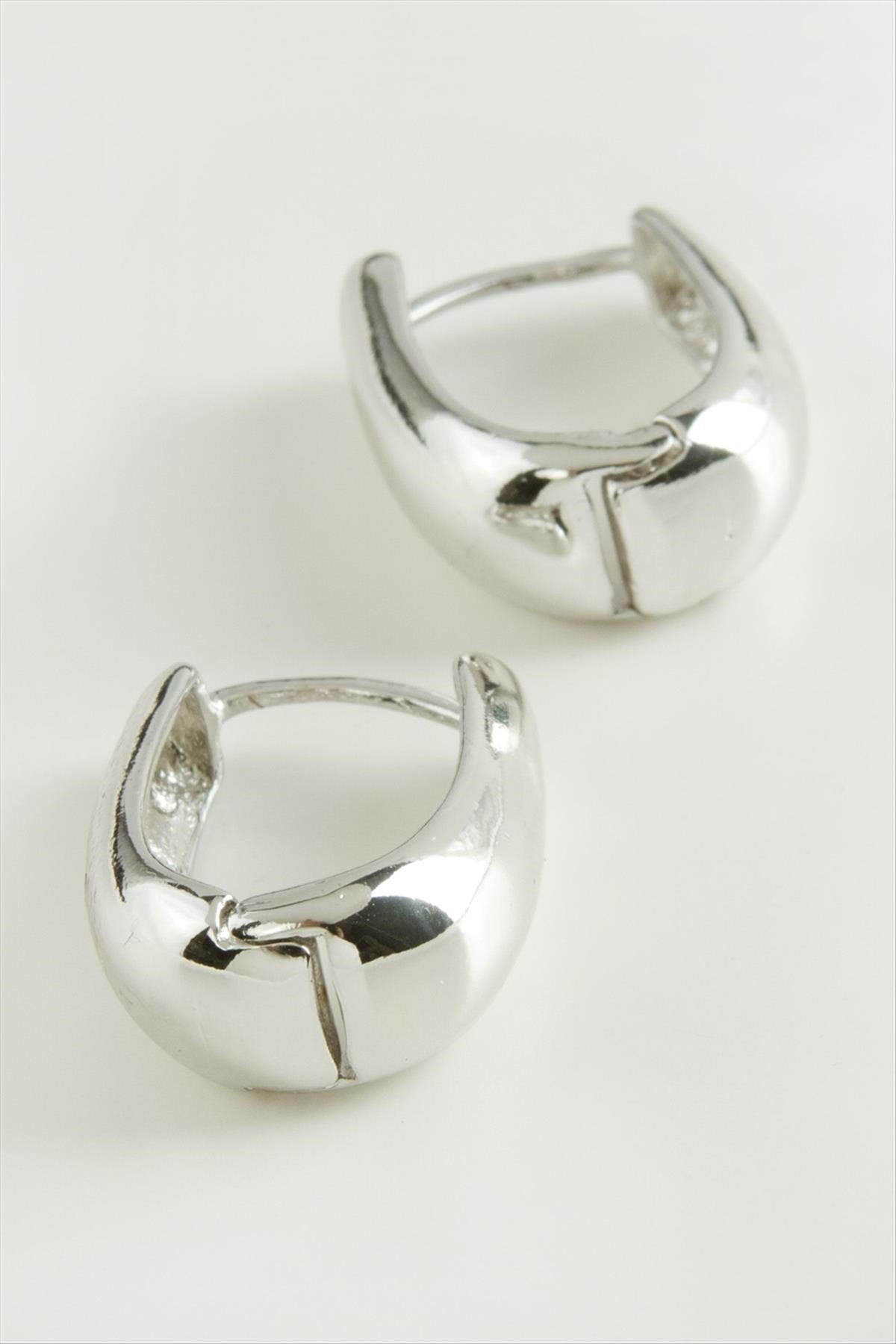 Oval Trend Metal Küpe