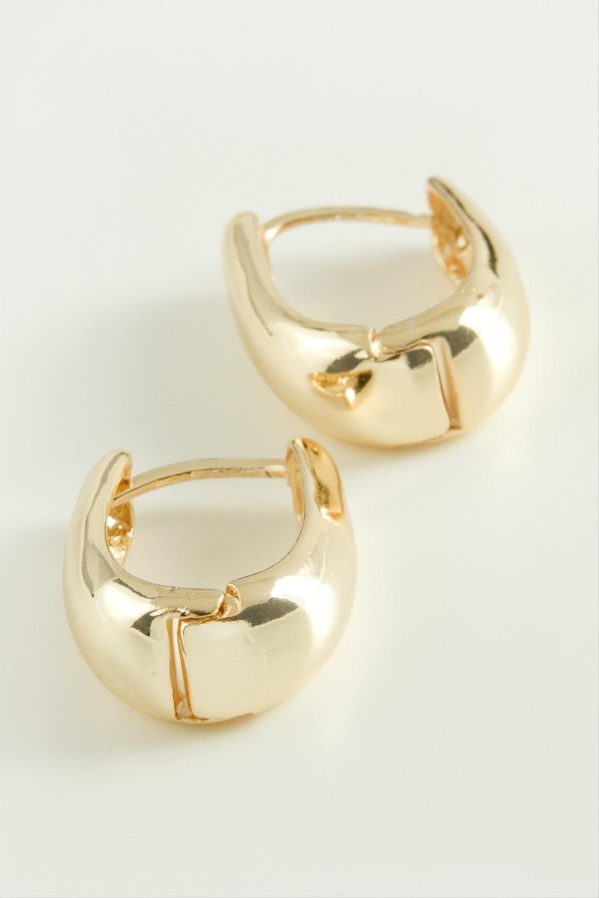 Oval Trend Metal Küpe