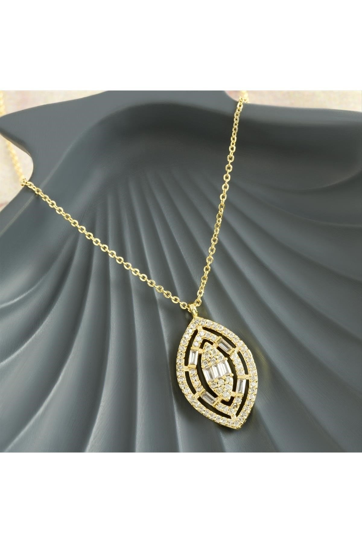 Oval Zirkon Taşlı Yeni Sezon Kolye