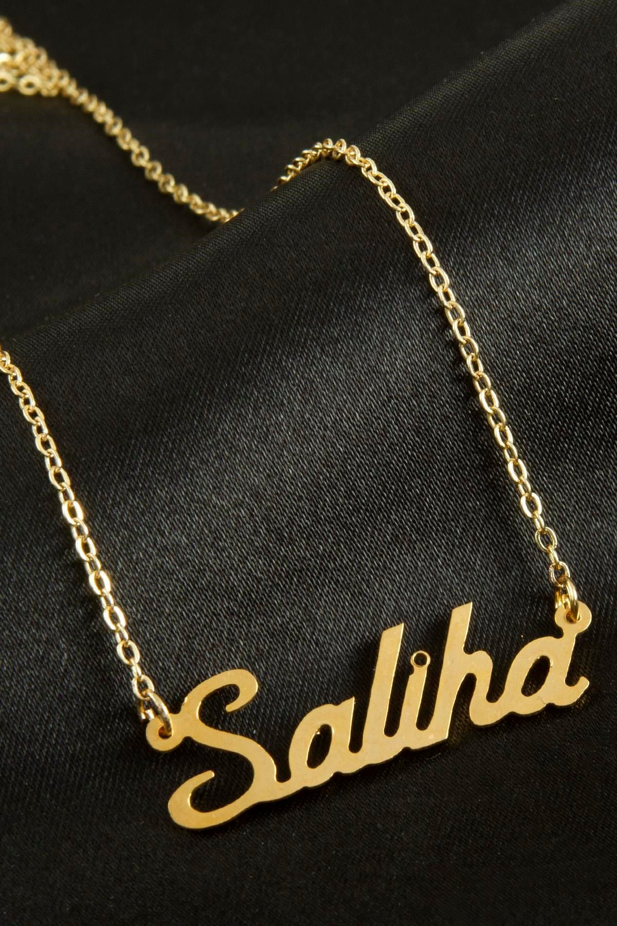 Saliha isimli kolye (Kişiye Özel)