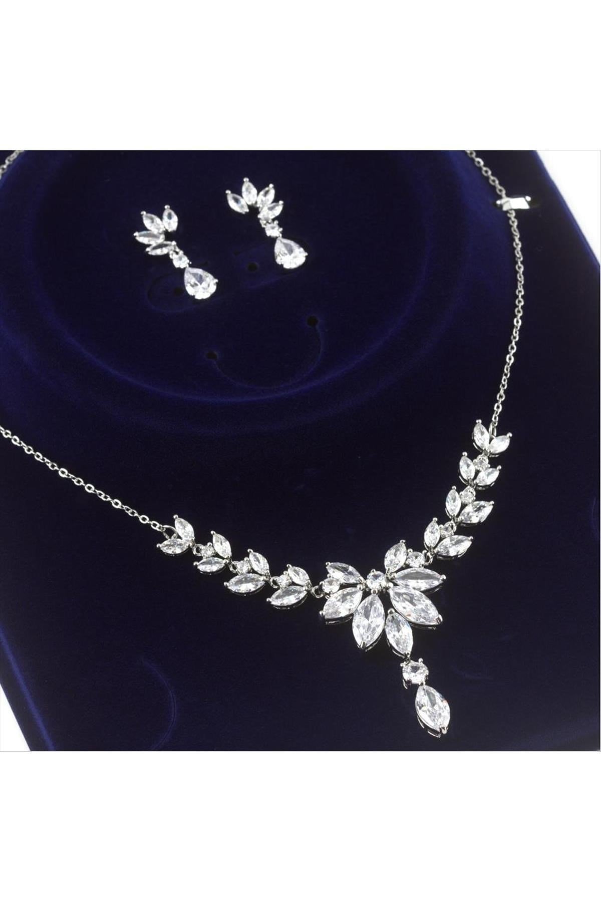 Swaroski Taşlı Özel Seri Lüks Set Kolye