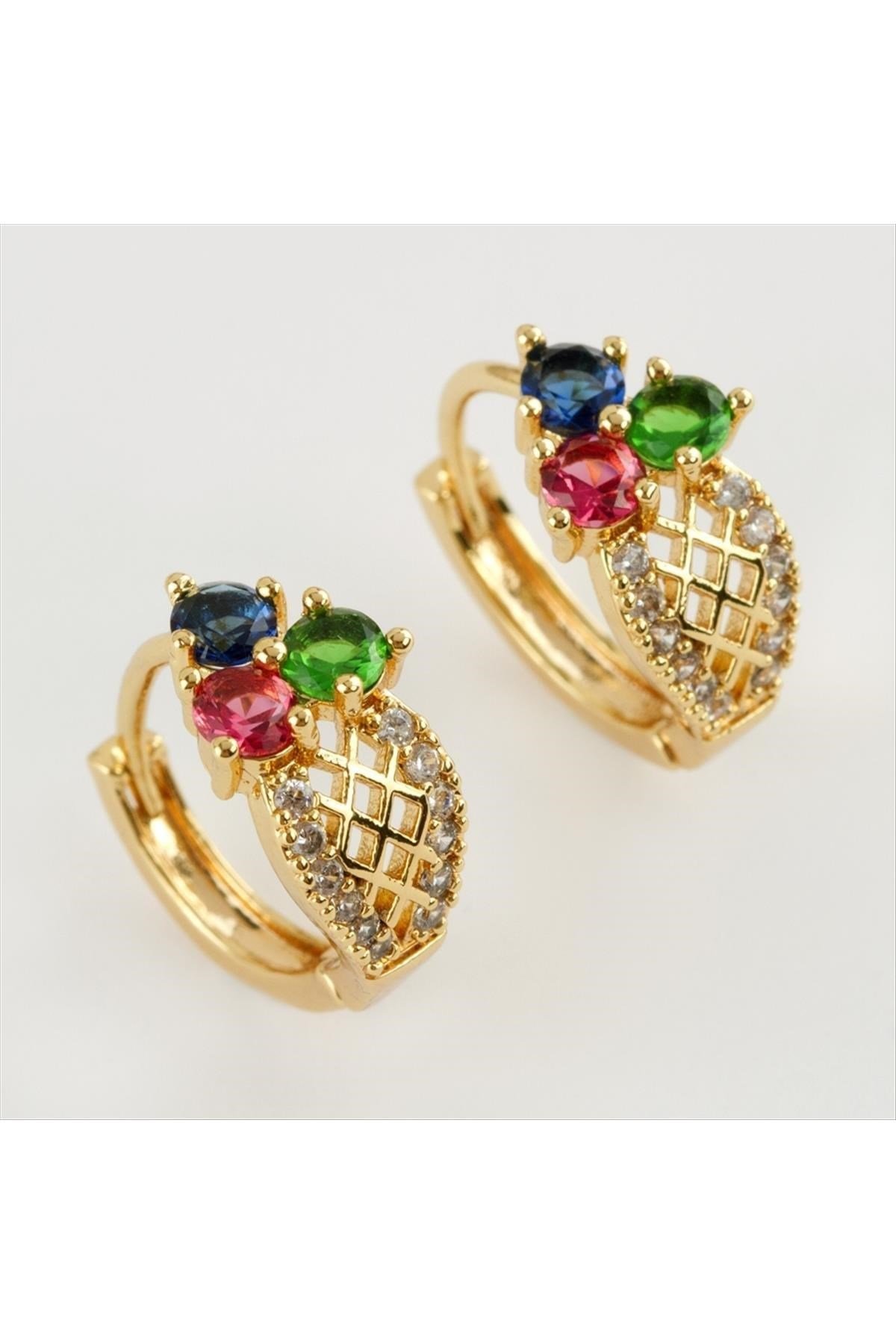 Üçgen Figürlü Lüks Zirkon Taşlı Küpe