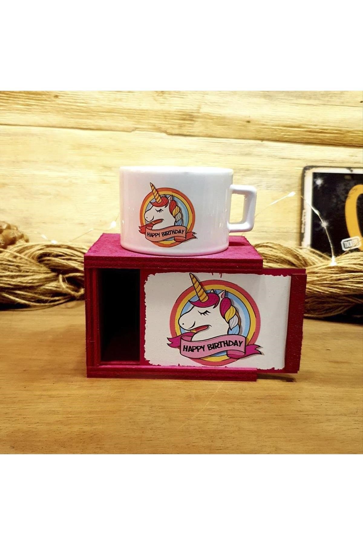 Unicorn Doğum Günün Kutlu Olsun Figürlü Ahşap Kutulu Kupa