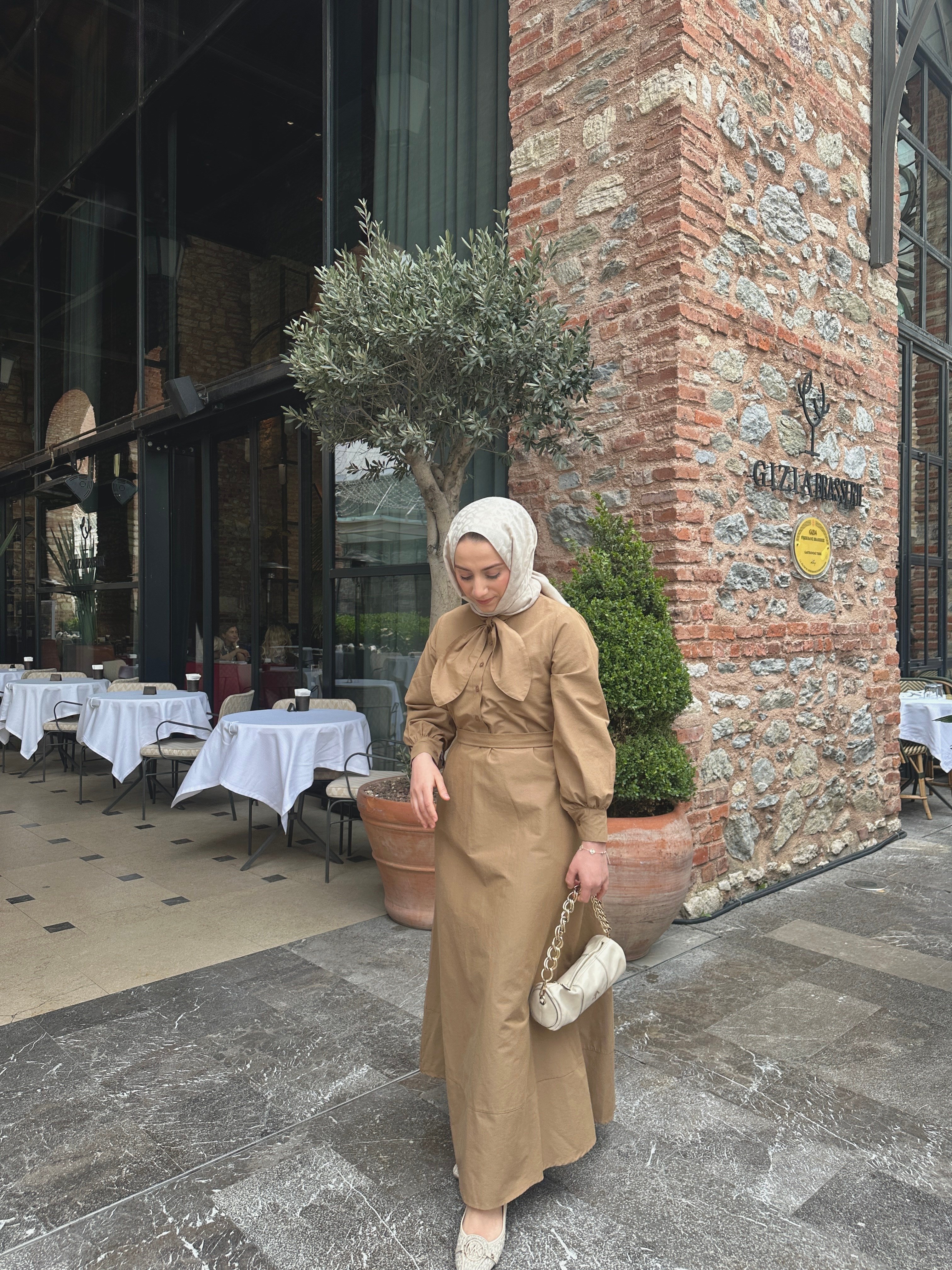 Fiyonklu Elbise | Camel