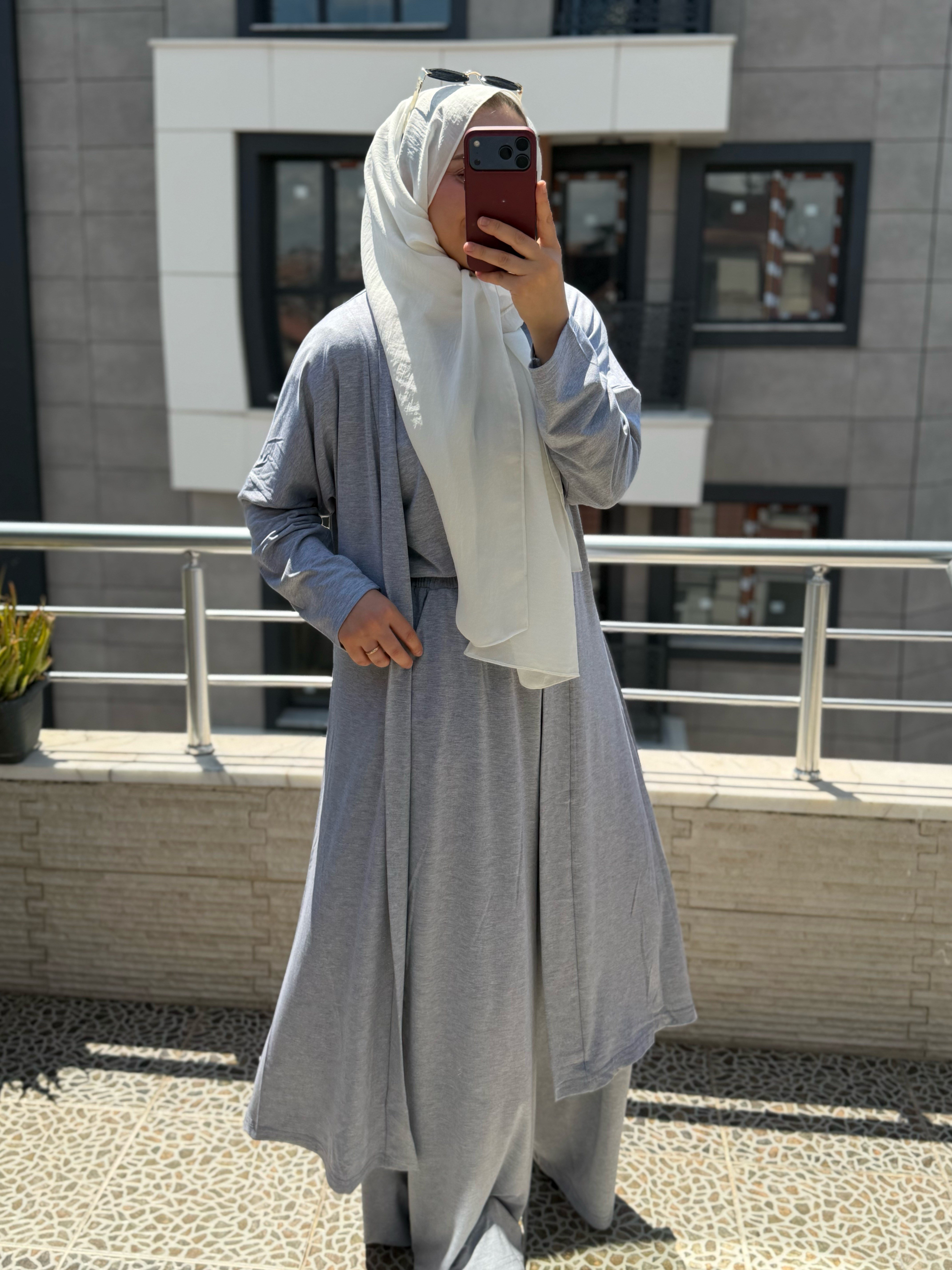 Üçlü Takım Gri