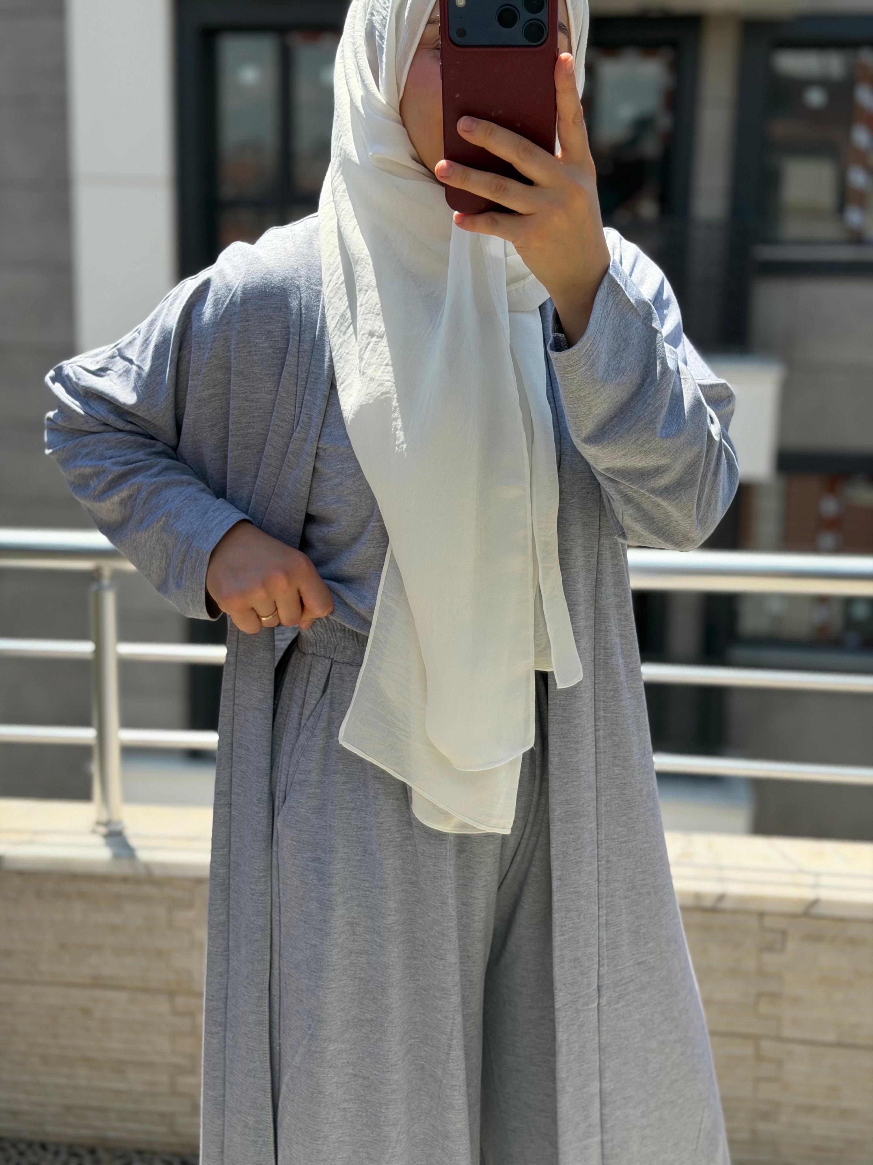 Üçlü Takım Gri