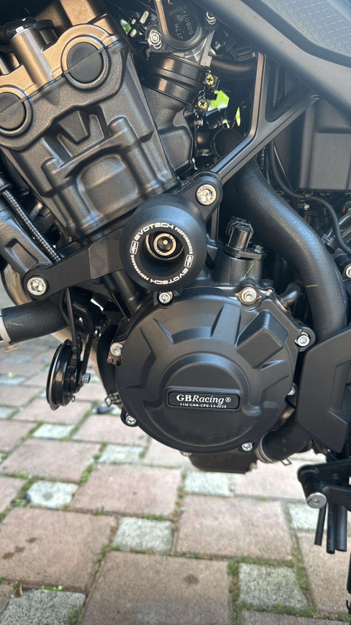 Honda CBR650R Motor Koruma Takozu (Kaydırıcı) 2024-2026HONDA CB650R 2024+ Motor Koruma Takozu, Kaydırıcı
