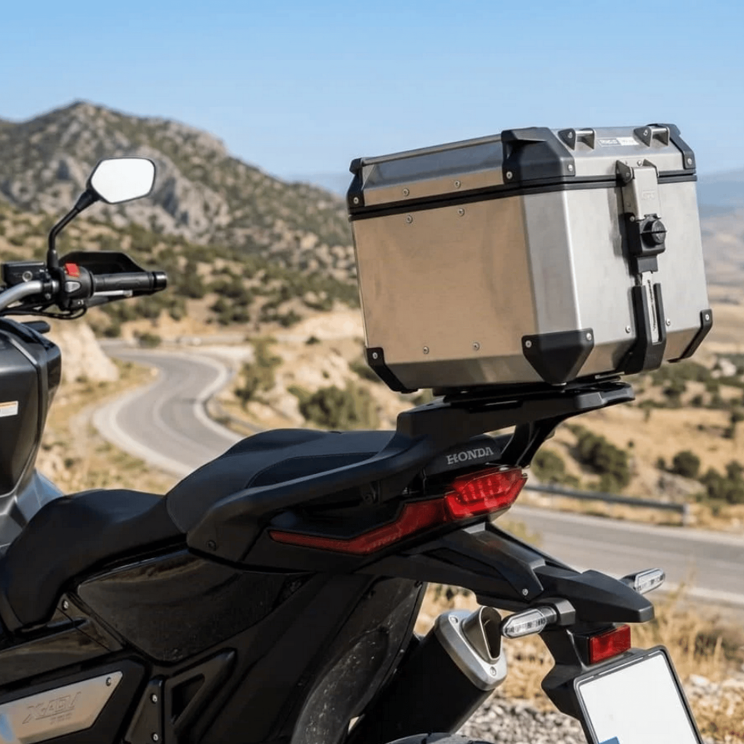 HONDA X-ADV750 2021+ HONDA FORZA750 2021+ SHAD ÇANTA MONTAJ  APARATI HONDA X-ADV750 SHAD Çanta Montaj Aparatı, SH ve TR Serisi Tüm Modellere Uygun