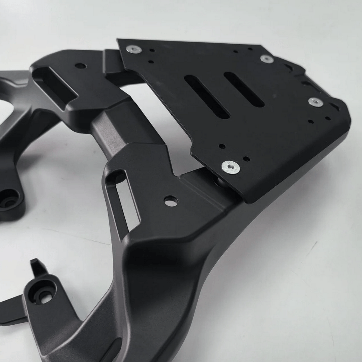 HONDA X-ADV750 2021+ HONDA FORZA750 2021+ SHAD ÇANTA MONTAJ  APARATI HONDA X-ADV750 SHAD Çanta Montaj Aparatı, SH ve TR Serisi Tüm Modellere Uygun