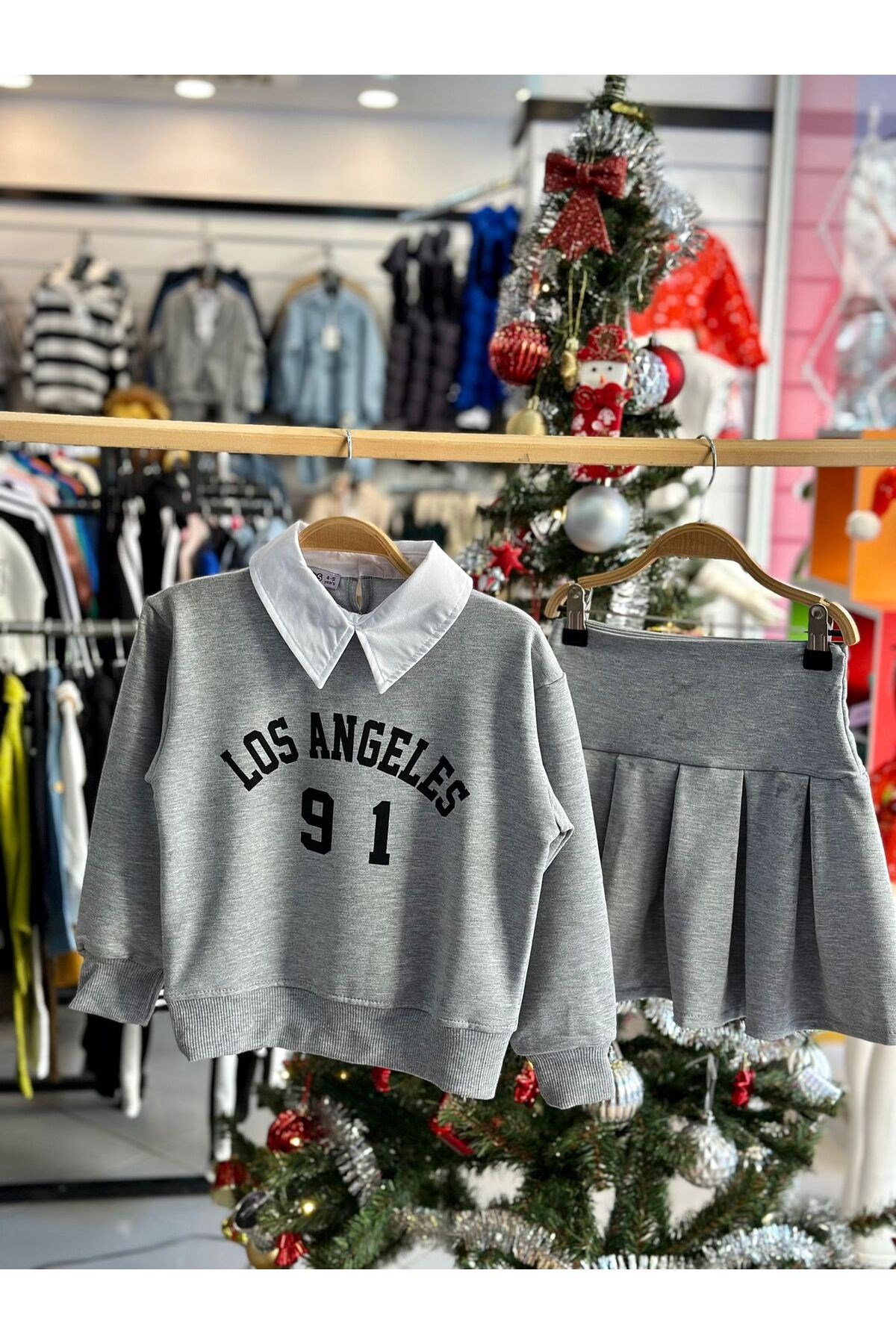 Gömlek yaka detaylı sweat etek kolej kız takım kombin