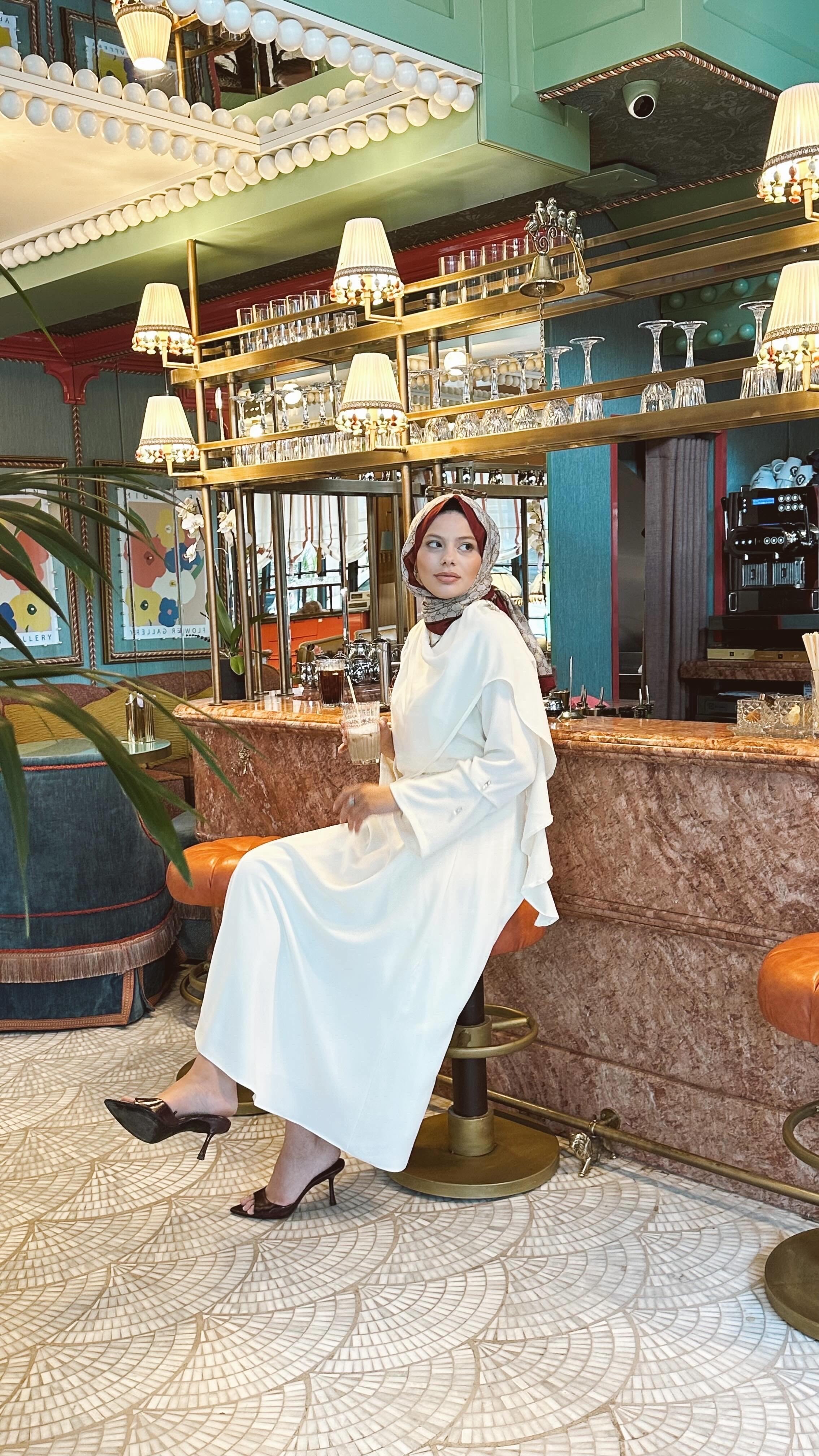 Alara Etek Takım (EKRU RENGİ ÖN SİPARİŞTİR)