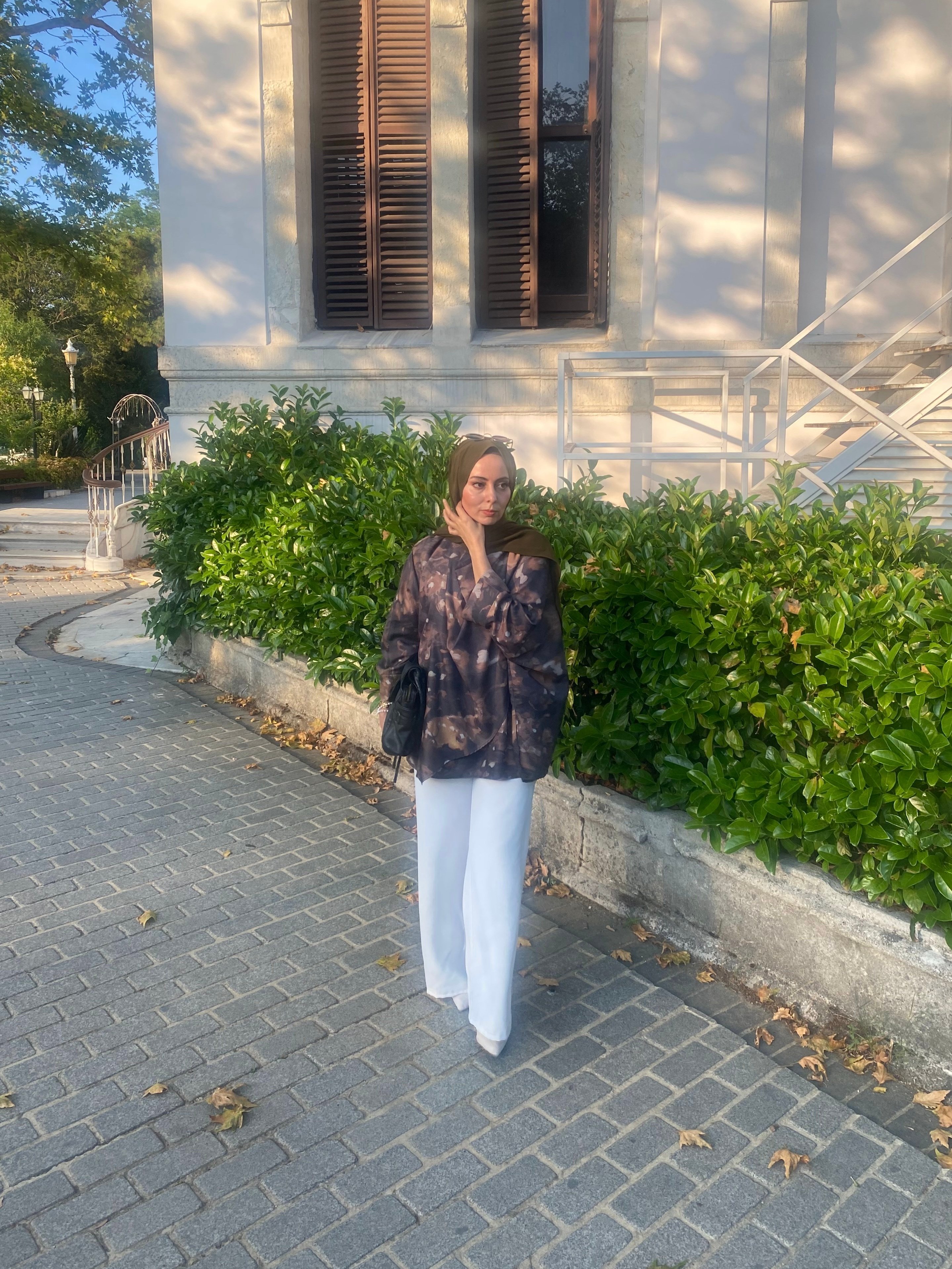 Degaje Yaka Desenli Takım