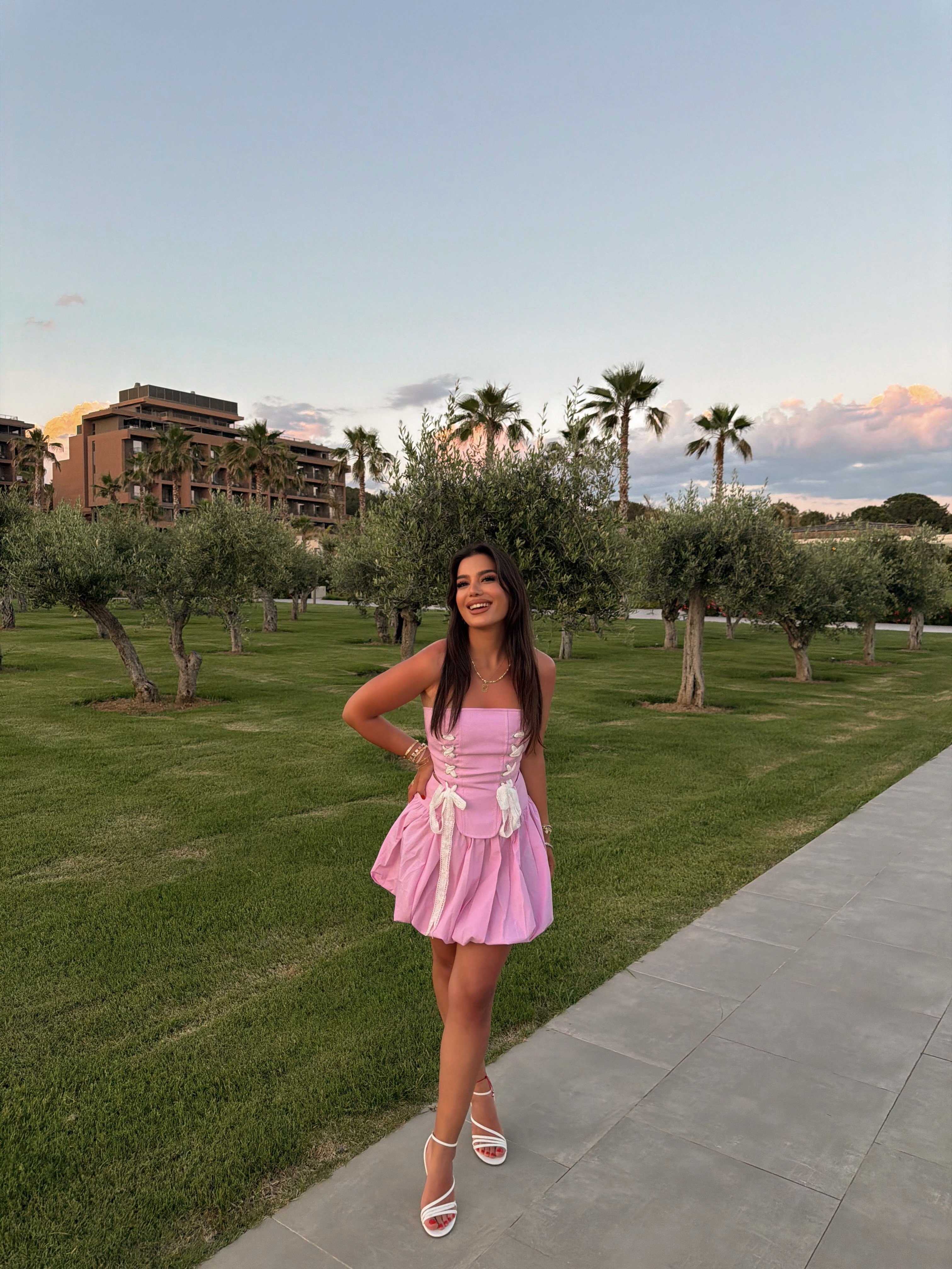 PEMBE KORSELİ ETEKLİ TAKIM