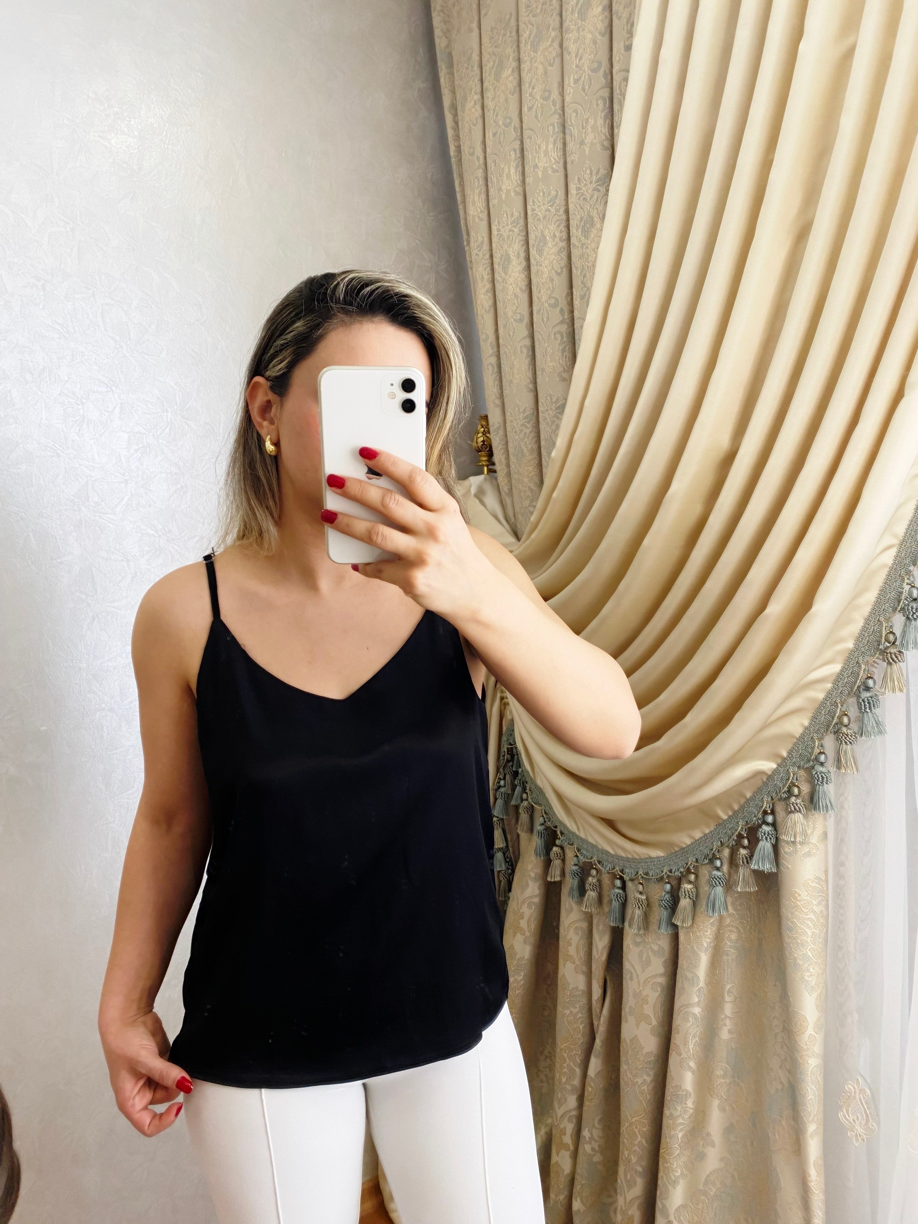 ASKILI SATEN  SİYAH BLUZ