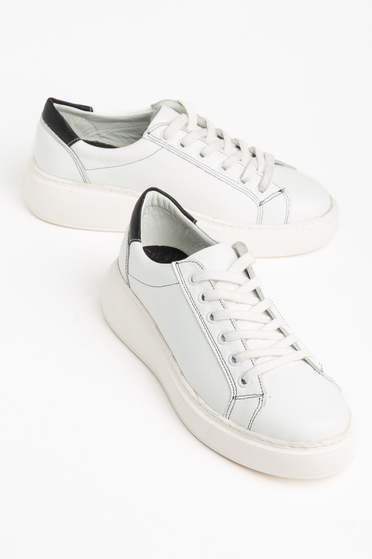 Kadın Hakiki Deri Beyaz Siyah Garnili Sneaker Yüksek Taban Günlük Spor Ayakkabı