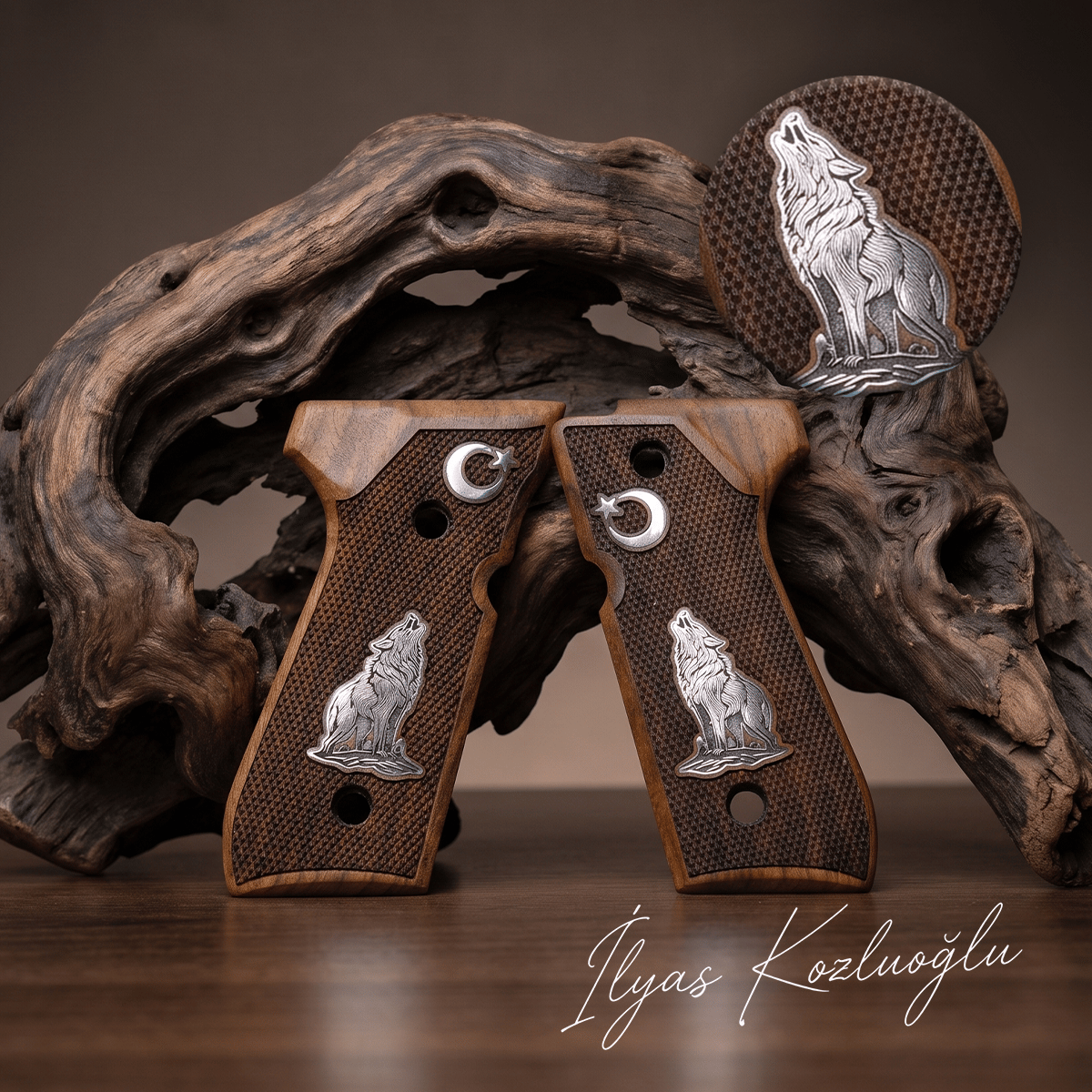 Beretta 92F Ceviz Kabza Tam Yüzey Baklava Desenli Üzeri Gümüş Renk Kurt ve Ay Yıldız Logolu