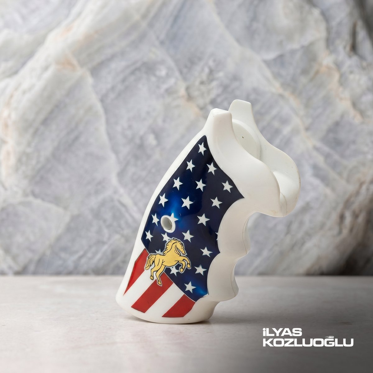 Colt Python Beyaz Pleksi Kabza Amerika Bayrağı Tasarımlı Sarı Pirinç At Logolu