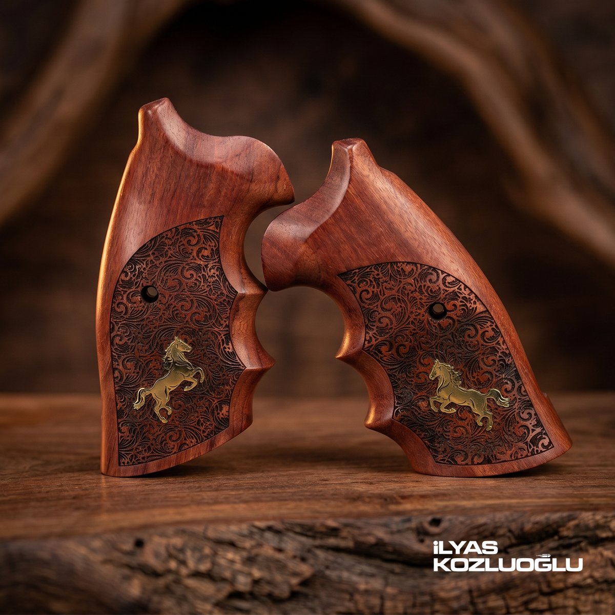 Colt Python Koyu Ceviz Kabza Yarım Yüzey Çiçek Desenli Sarı Pirinç At Logolu