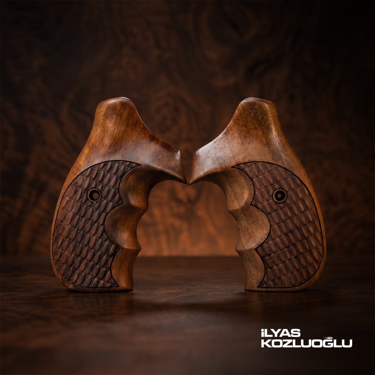 Smith & Wesson K/L/X Frame Round Butt Koyu Ceviz Kabza Yarım Yüzey Buğday Desenli Logosuz