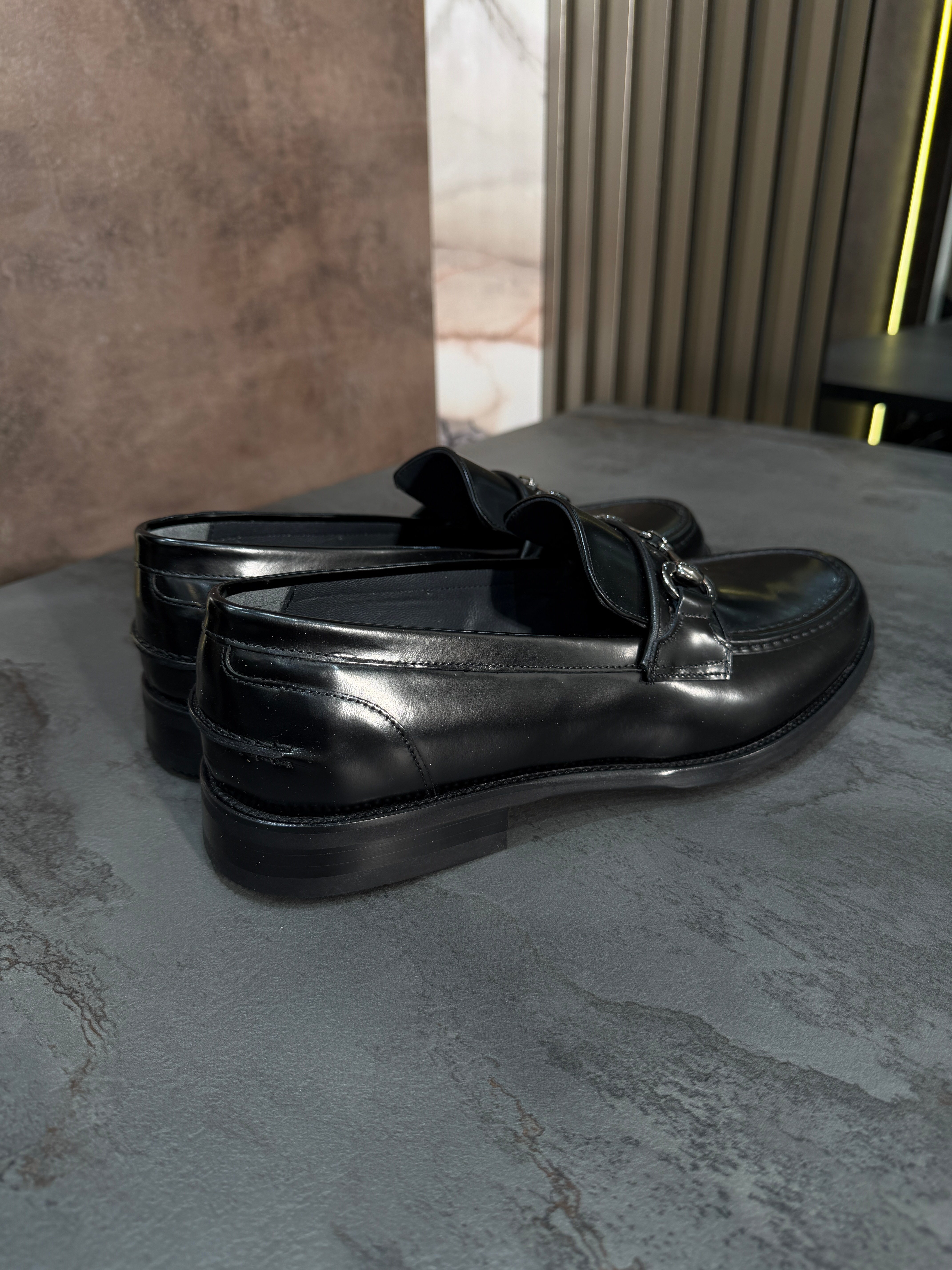 Vitton Gold Tokalı Loafer | Siyah